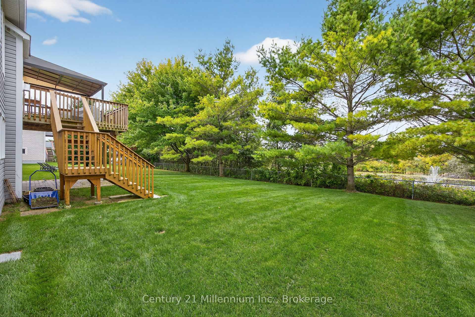 Photo 33 of 45 Red Pine Crescent, Wasaga Beach — HOMEH