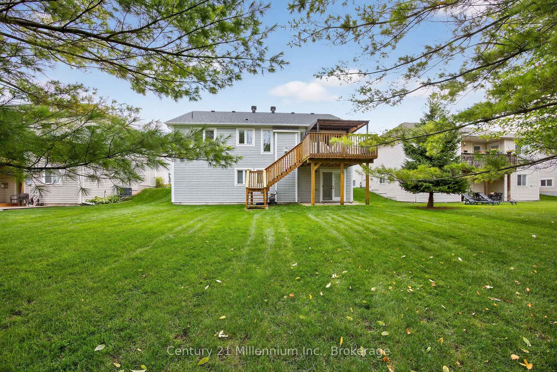 Photo 35 of 45 Red Pine Crescent, Wasaga Beach — HOMEH