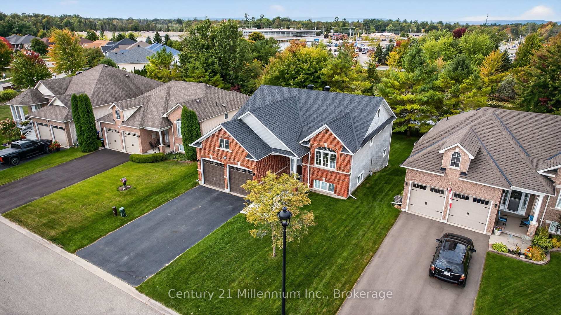 Photo 37 of 45 Red Pine Crescent, Wasaga Beach — HOMEH