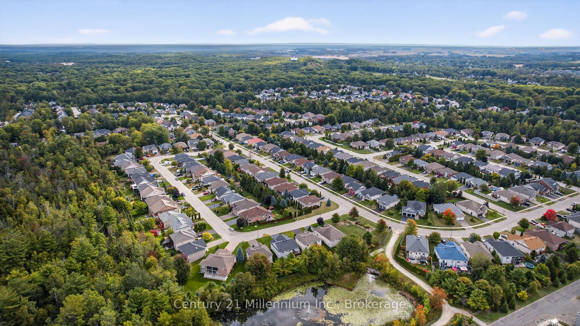 Photo 44 of 45 Red Pine Crescent, Wasaga Beach — HOMEH