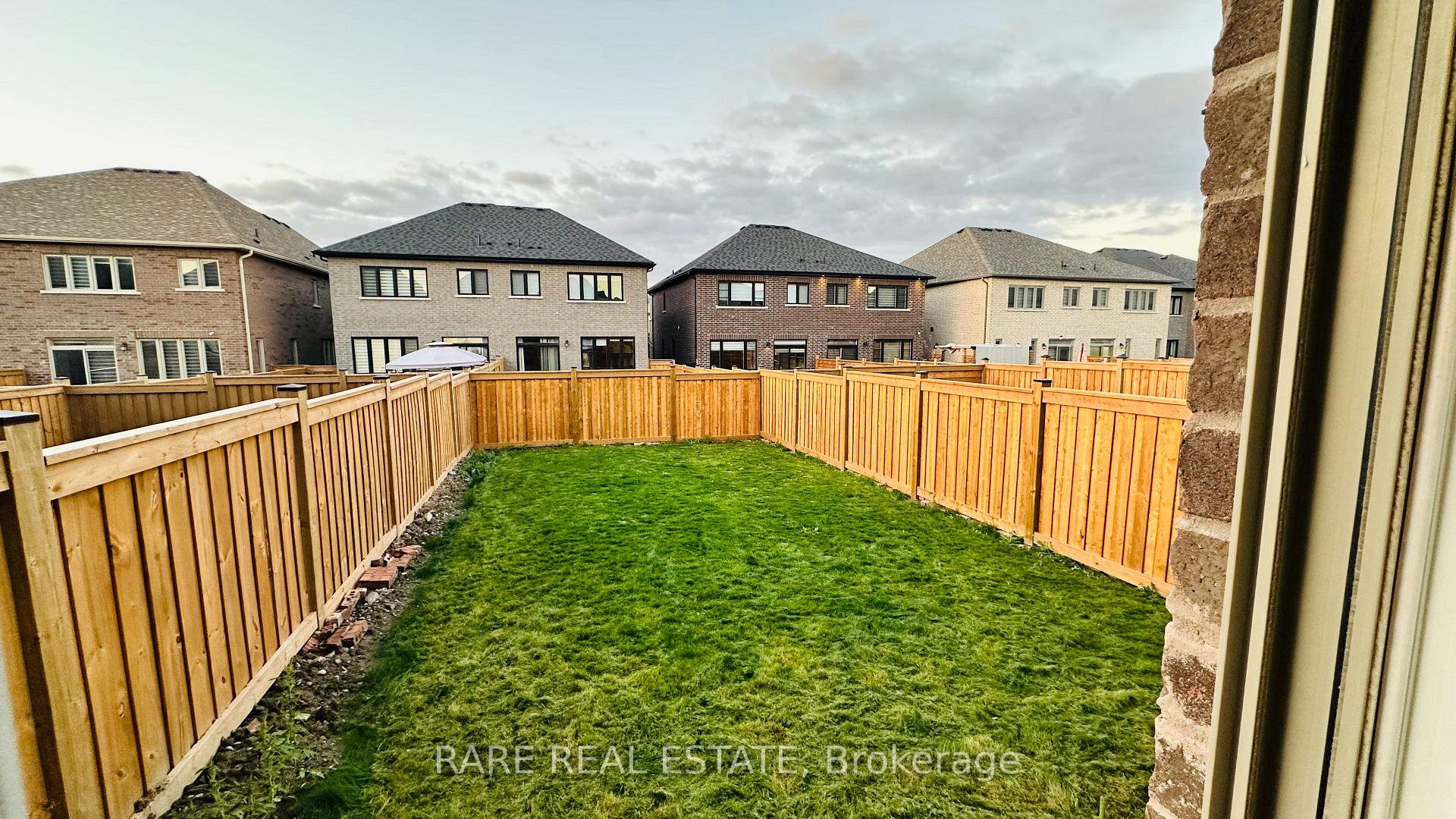 Photo 10 of 131 Closson Drive, Whitby, Rural Whitby — HOMEH