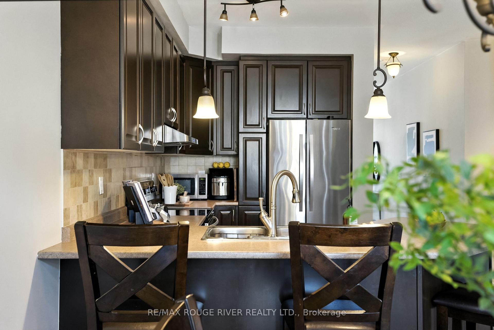 Photo 14 of 47 James Govan Drive, Whitby, Port Whitby — HOMEH