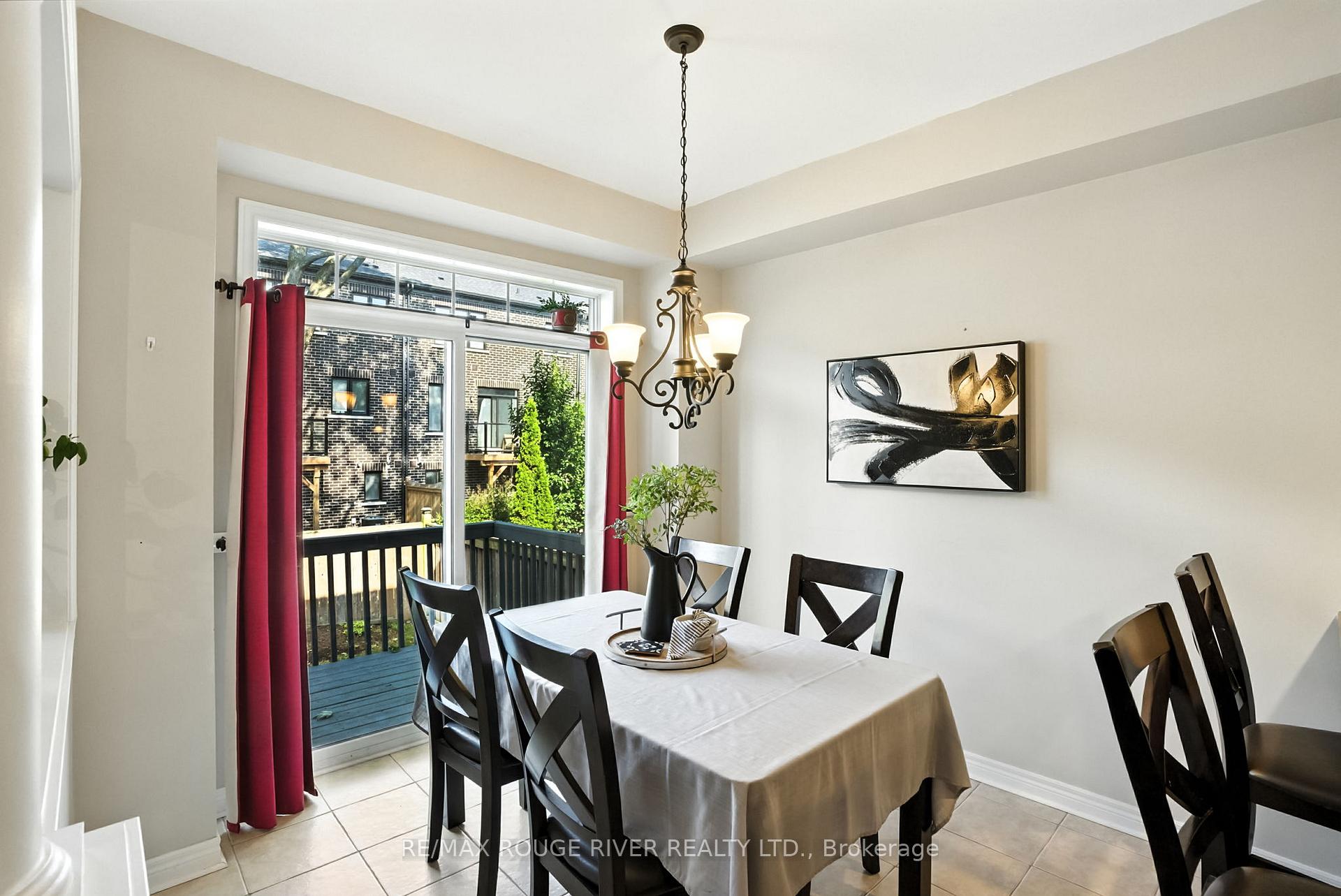 Photo 15 of 47 James Govan Drive, Whitby, Port Whitby — HOMEH