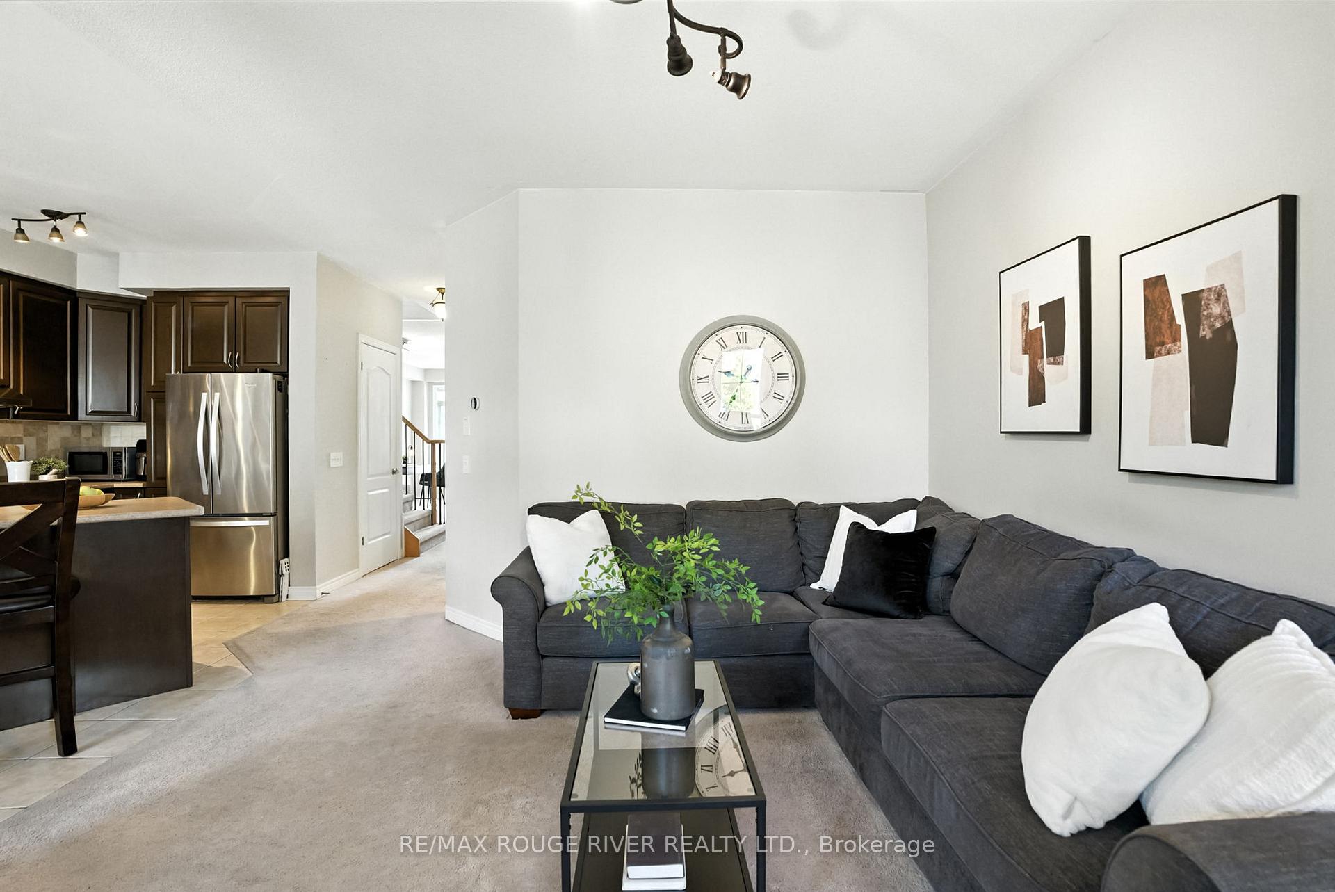 Photo 18 of 47 James Govan Drive, Whitby, Port Whitby — HOMEH
