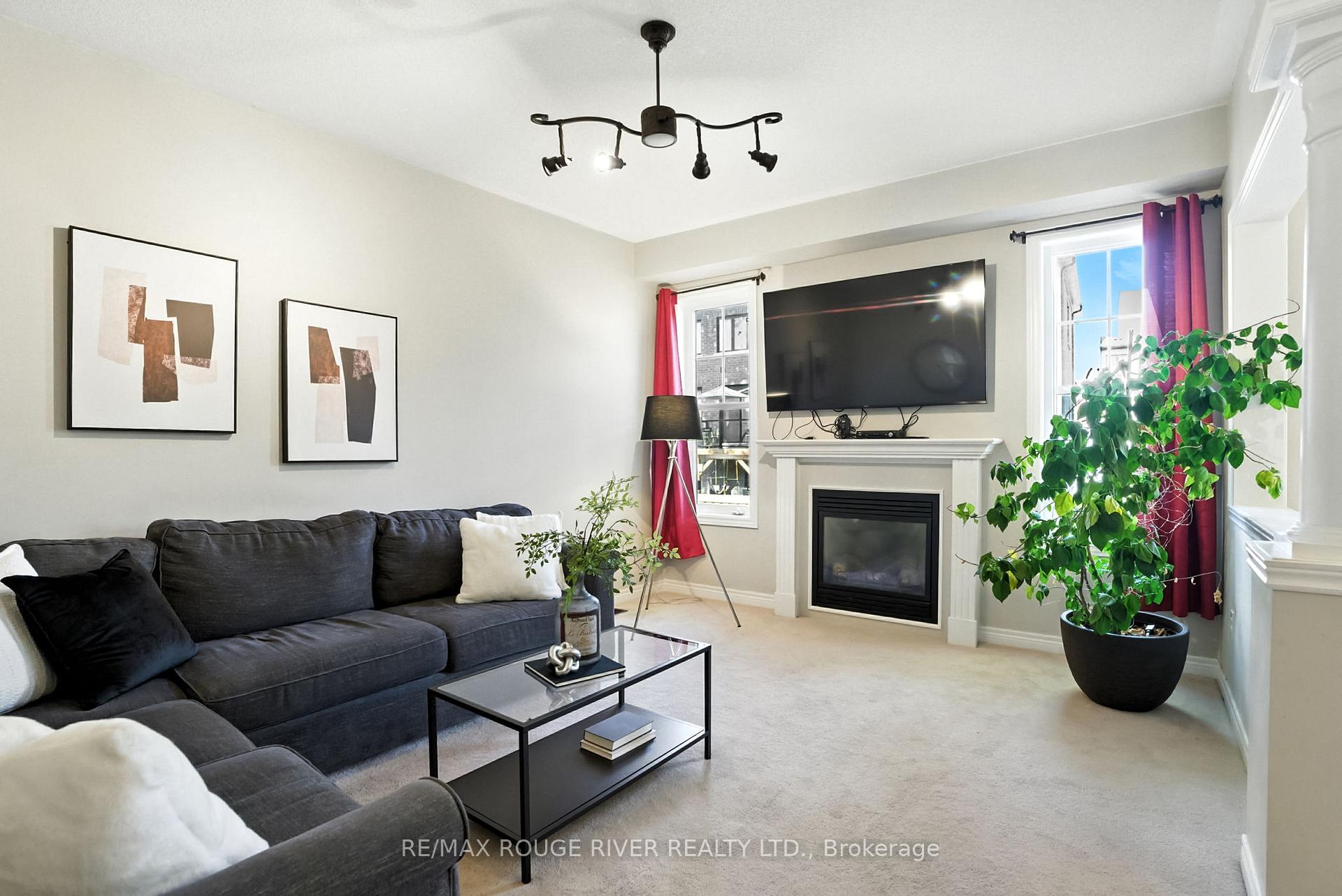 Photo 20 of 47 James Govan Drive, Whitby, Port Whitby — HOMEH