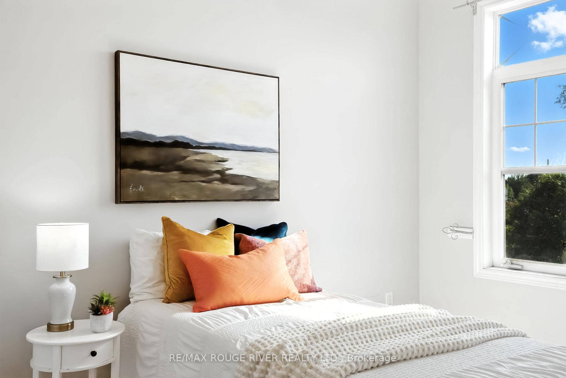 Photo 23 of 47 James Govan Drive, Whitby, Port Whitby — HOMEH