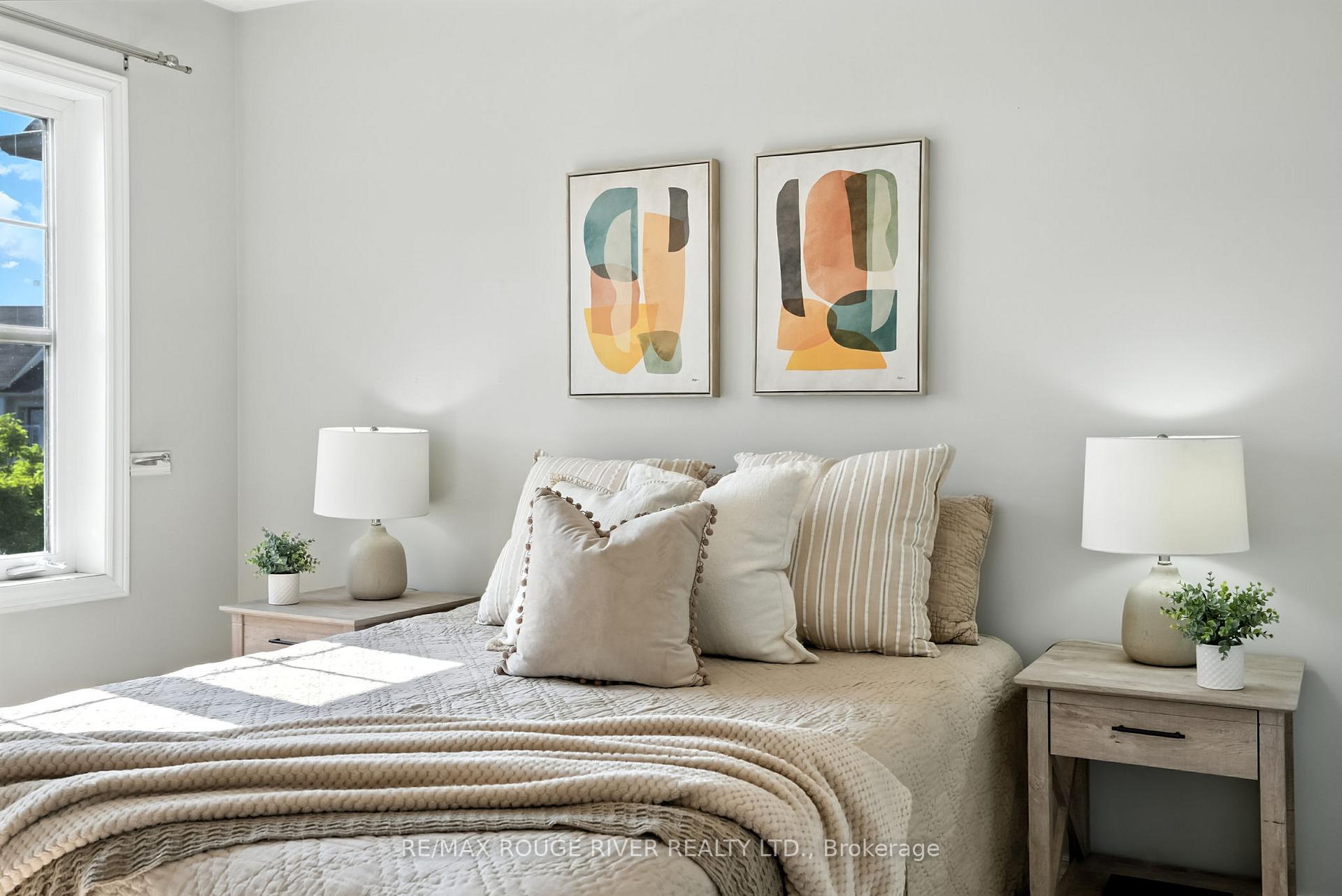 Photo 27 of 47 James Govan Drive, Whitby, Port Whitby — HOMEH