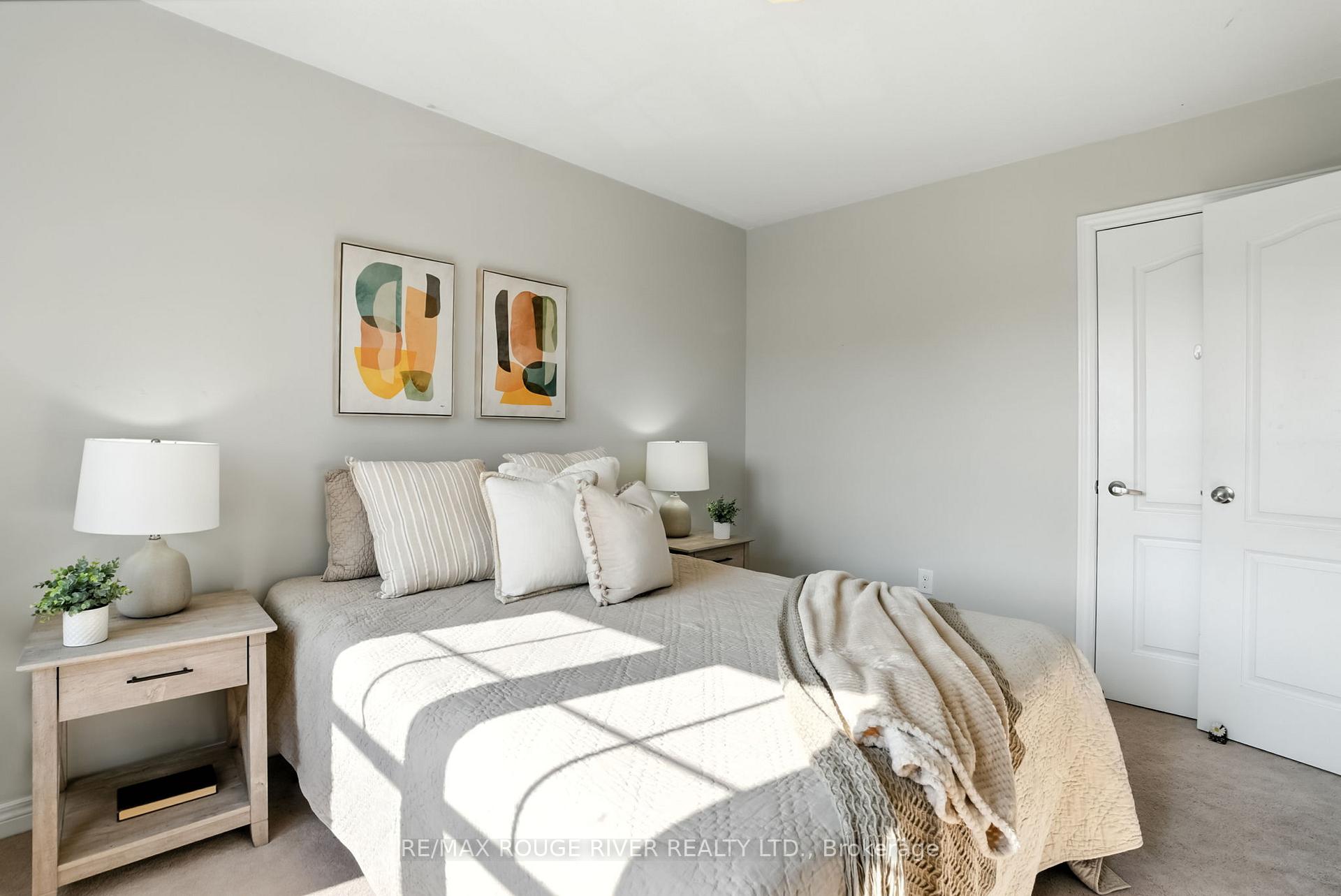 Photo 29 of 47 James Govan Drive, Whitby, Port Whitby — HOMEH