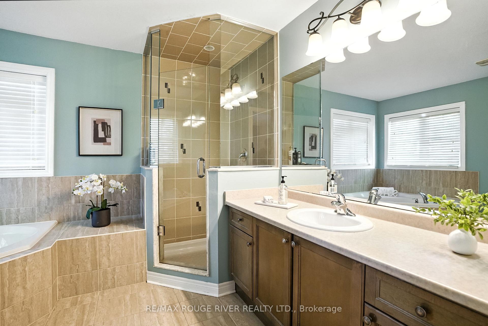 Photo 36 of 47 James Govan Drive, Whitby, Port Whitby — HOMEH