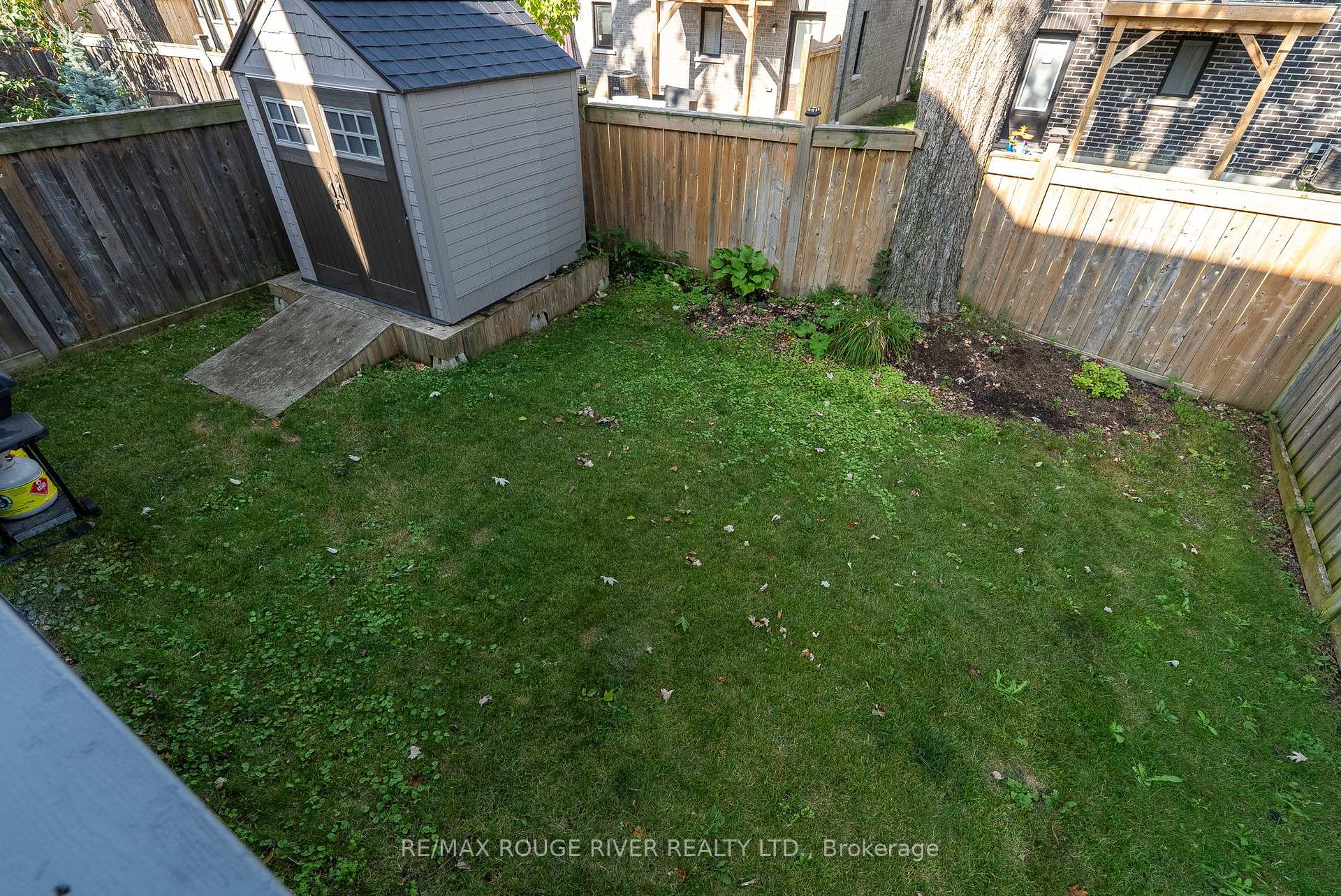 Photo 39 of 47 James Govan Drive, Whitby, Port Whitby — HOMEH