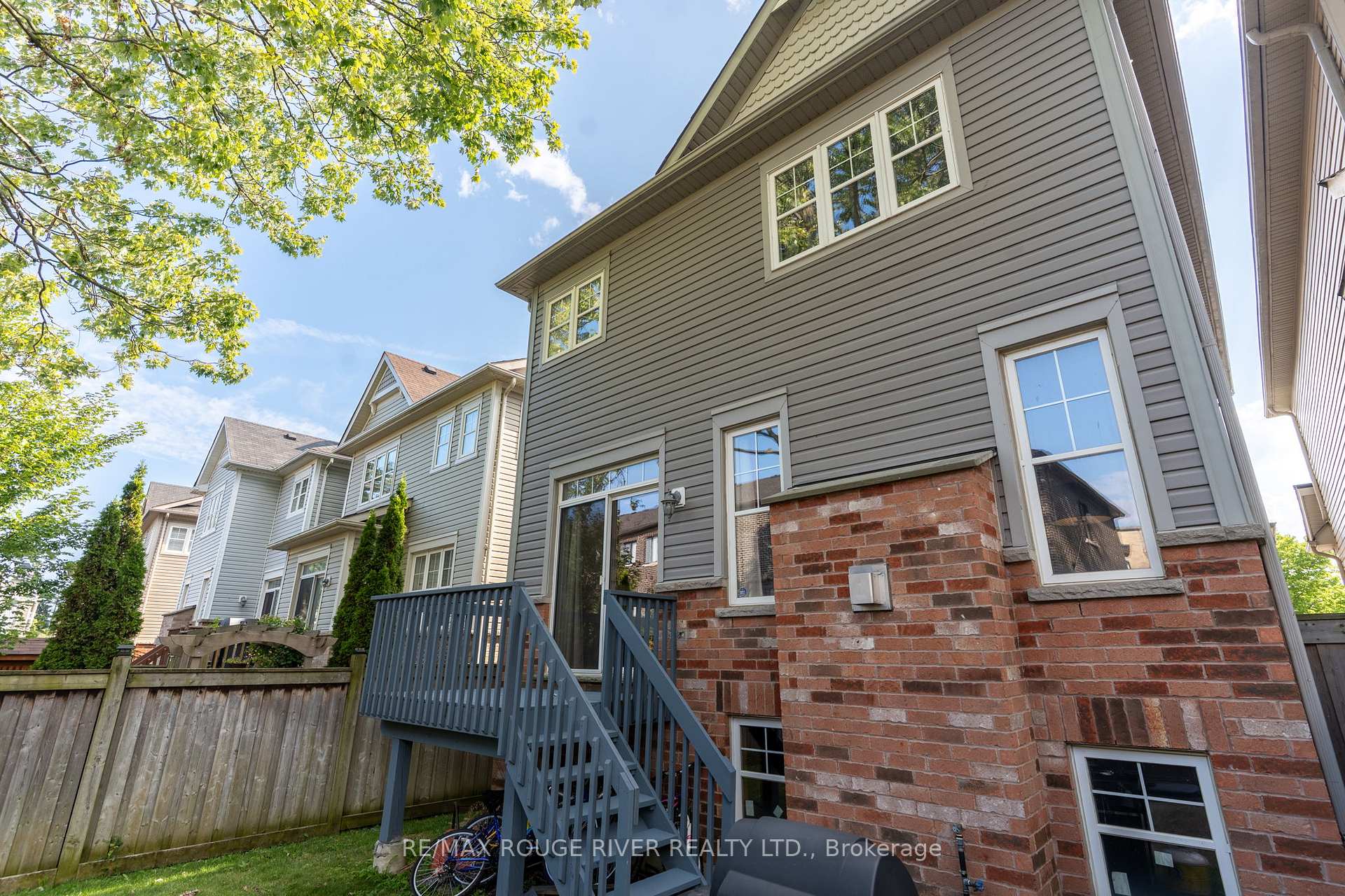 Photo 44 of 47 James Govan Drive, Whitby, Port Whitby — HOMEH