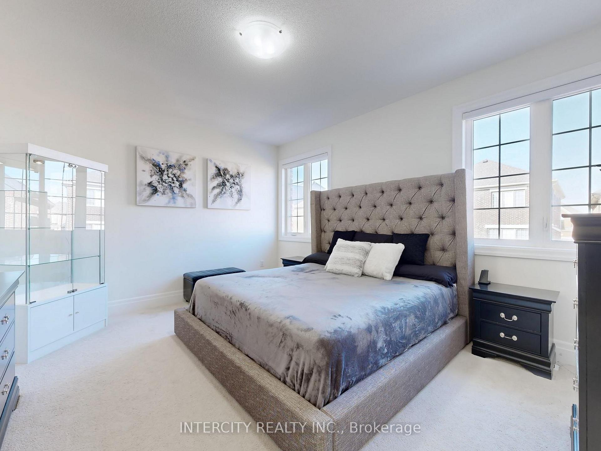 Photo 25 of 68 Klein Mills Road, Vaughan, Kleinburg — HOMEH