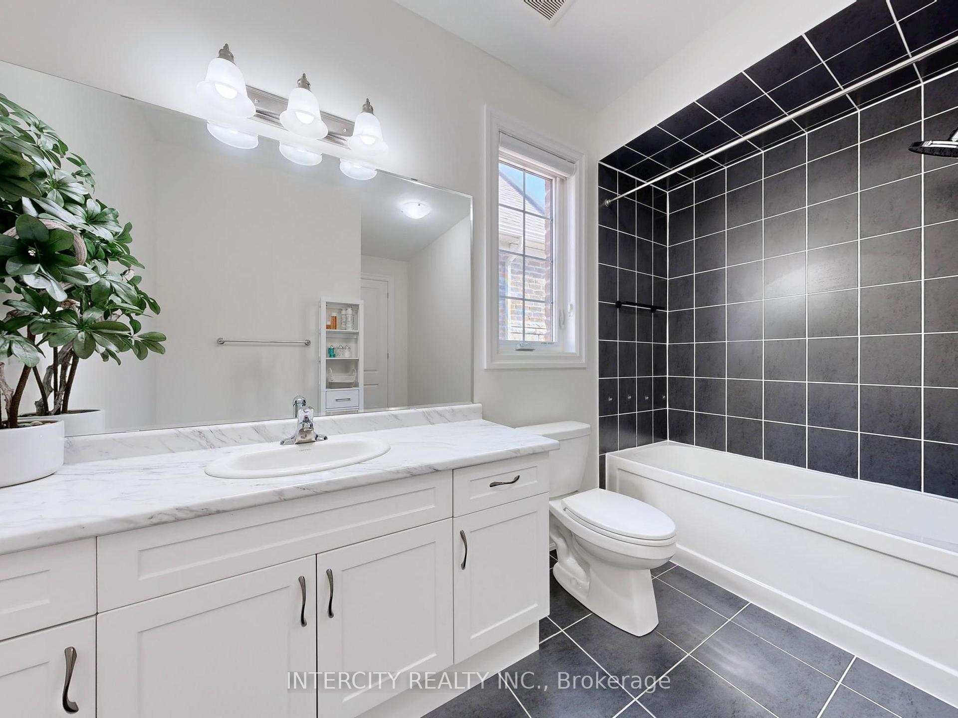 Photo 41 of 68 Klein Mills Road, Vaughan, Kleinburg — HOMEH