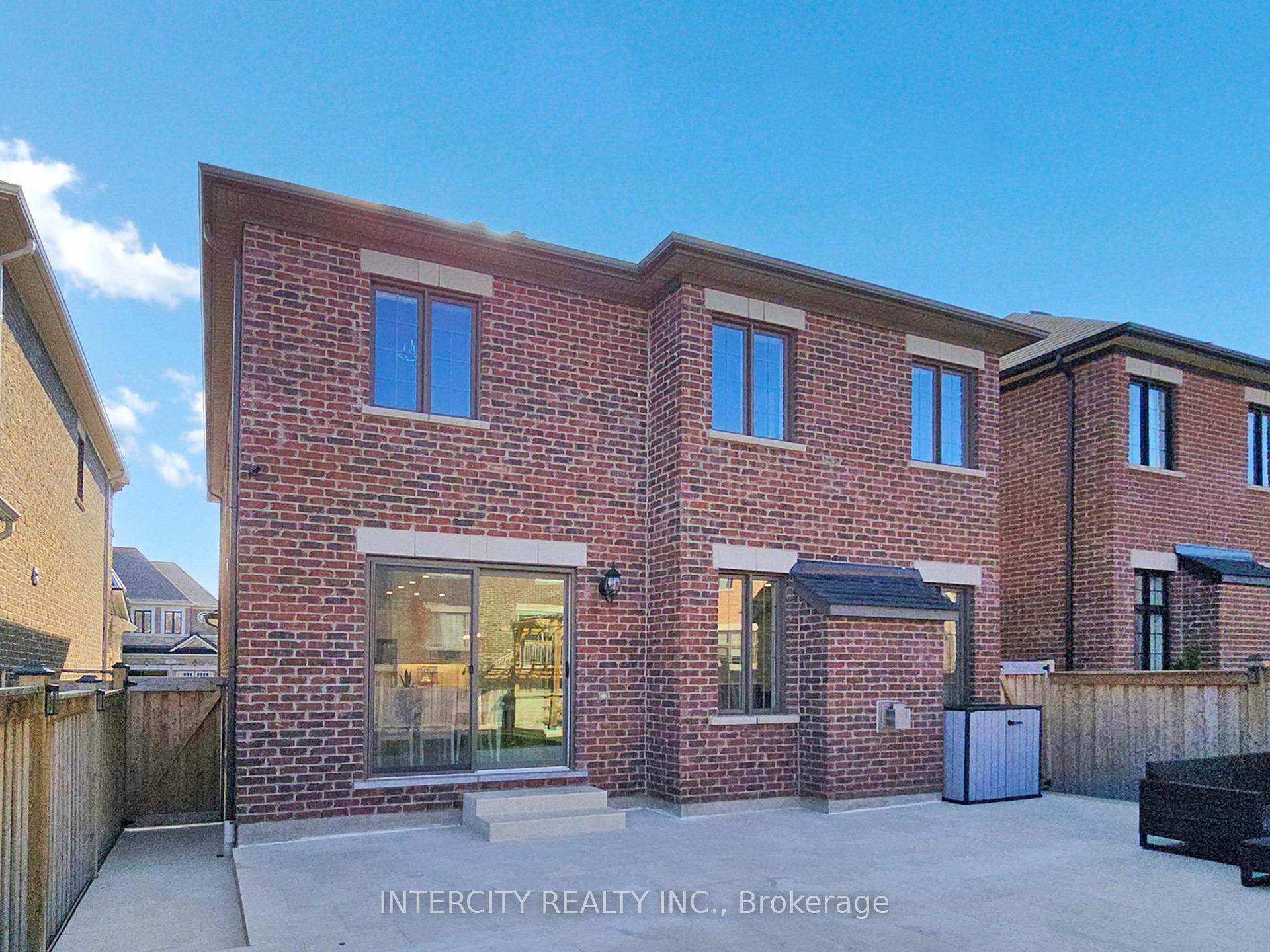 Photo 47 of 68 Klein Mills Road, Vaughan, Kleinburg — HOMEH