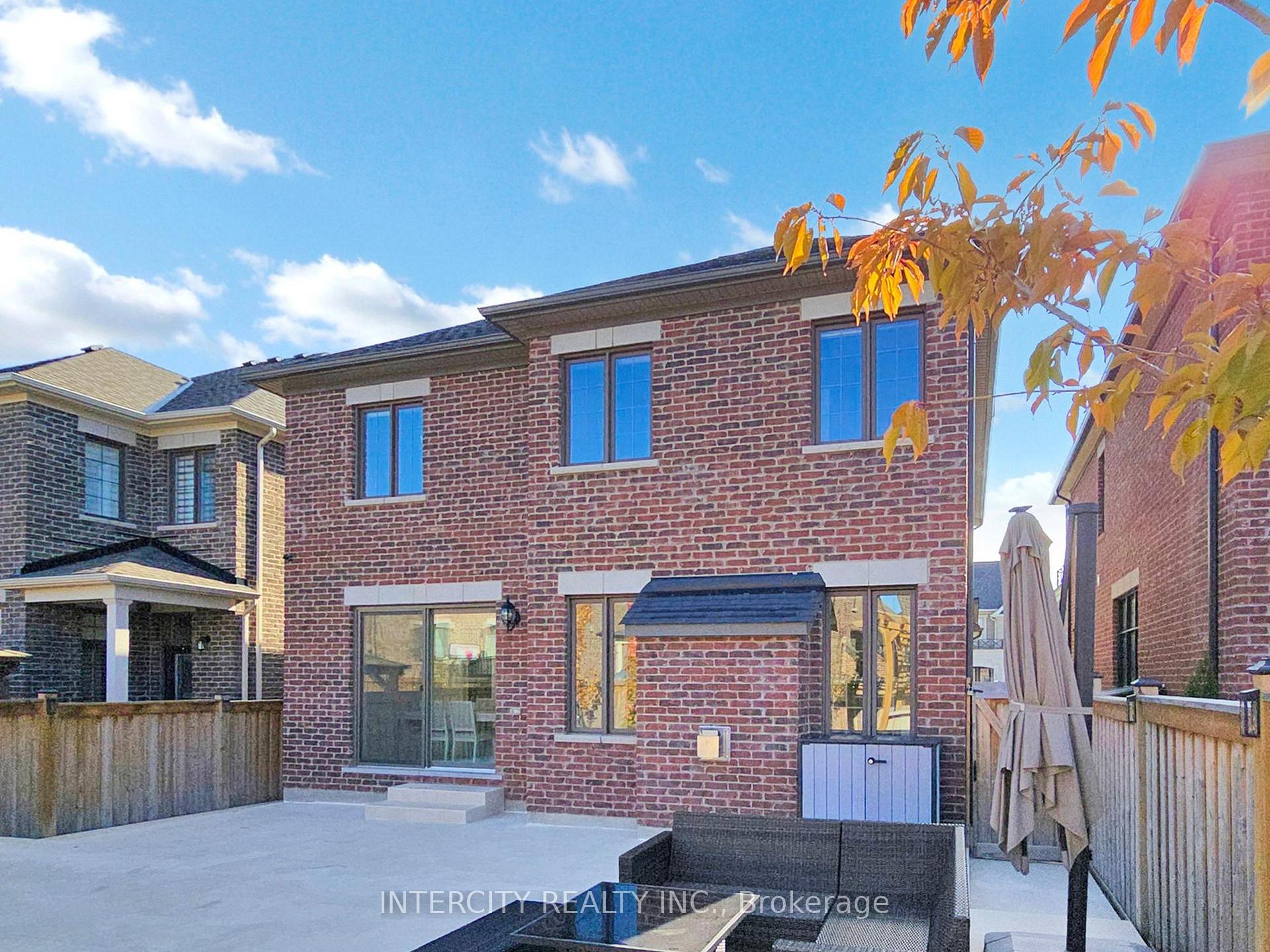 Photo 48 of 68 Klein Mills Road, Vaughan, Kleinburg — HOMEH