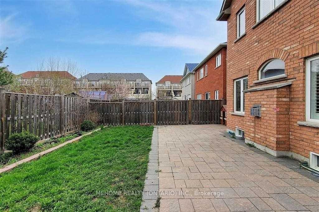 Photo 10 of 24 Maple Valley Road, Vaughan, Patterson — HOMEH