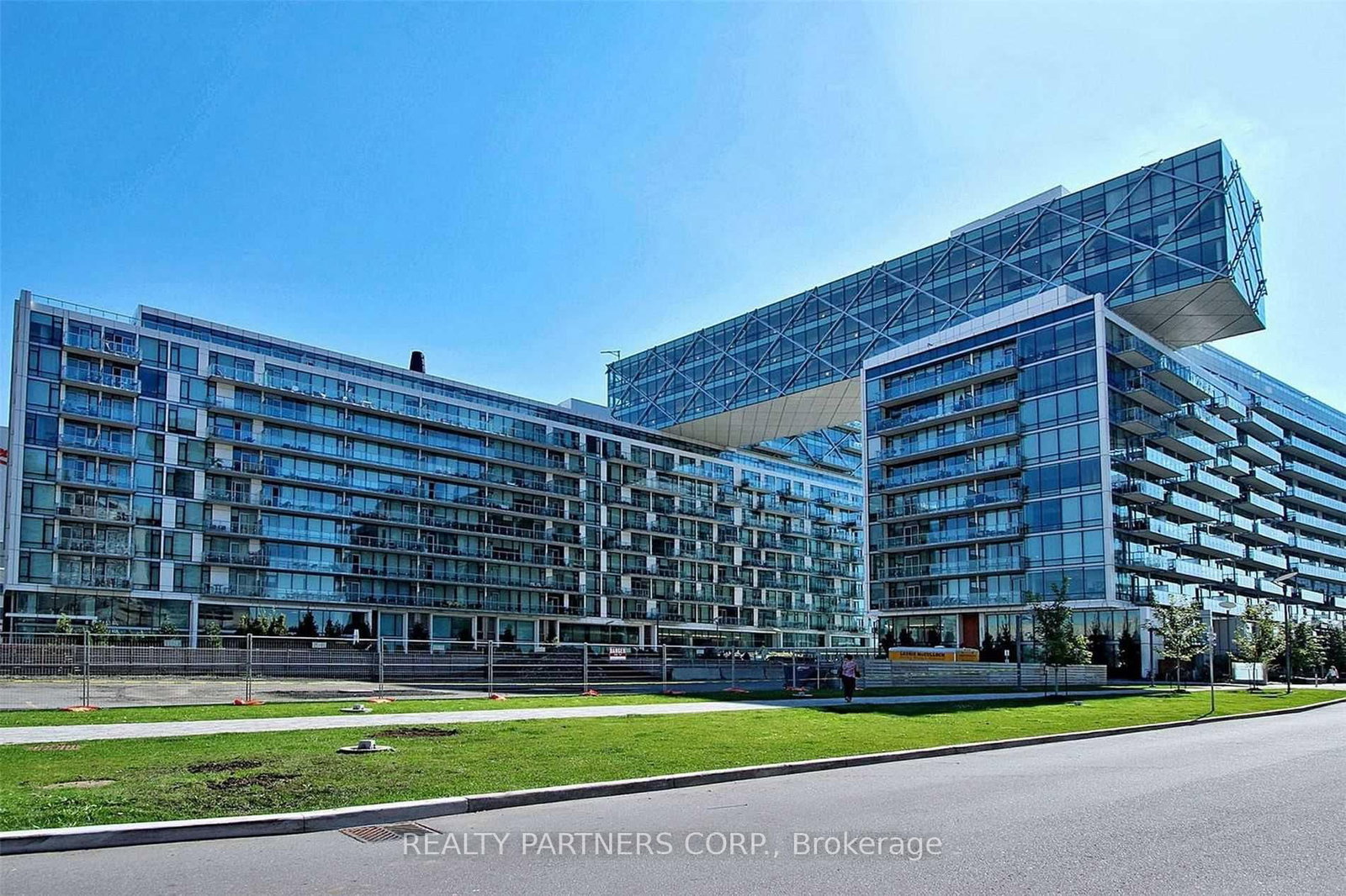 Front of Unit 426, 39 Queens Quay E