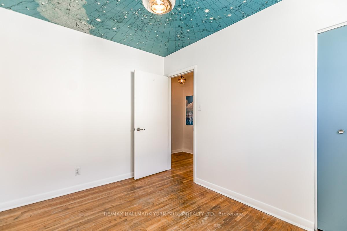 Photo 3 of Unit LOWER, 6 Davis Road, Aurora, Aurora Highlands — HOMEH