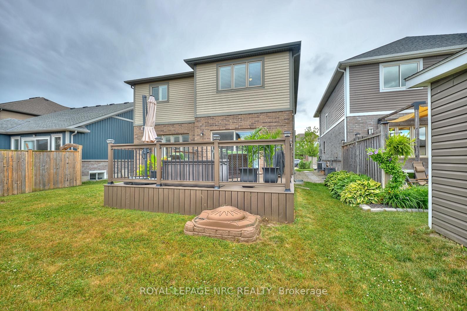 Photo 3 of 86 Silverwood Avenue, Welland, Coyle Creek — HOMEH