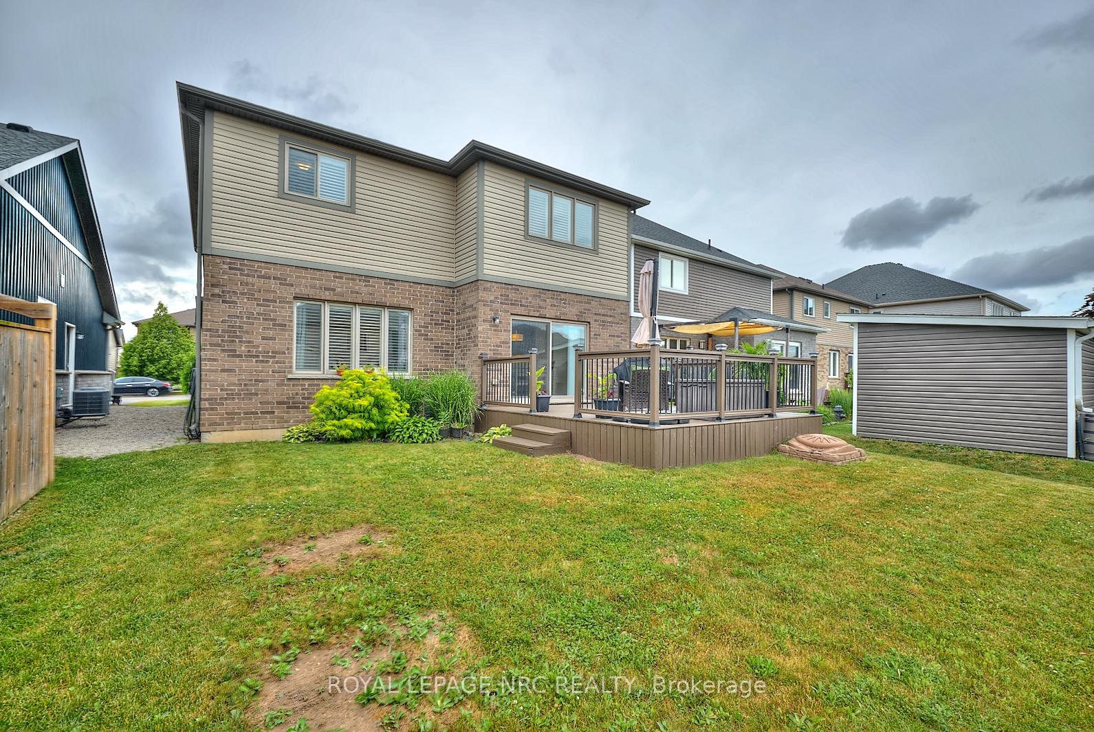 Photo 5 of 86 Silverwood Avenue, Welland, Coyle Creek — HOMEH