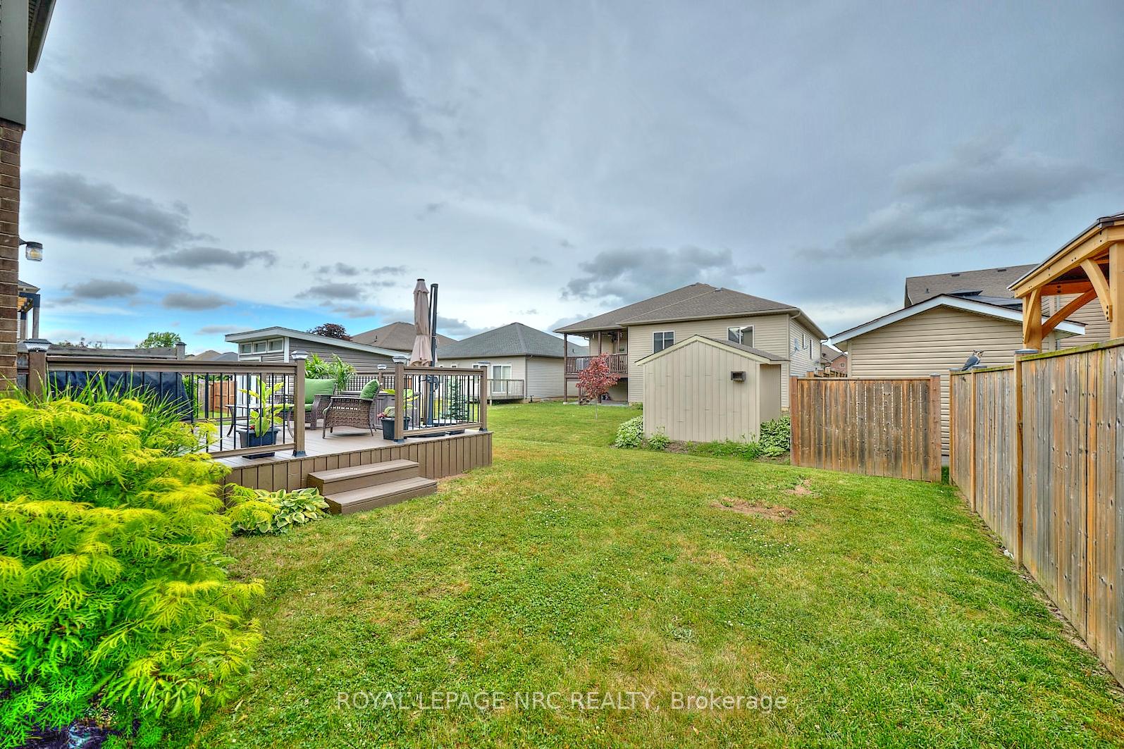 Photo 6 of 86 Silverwood Avenue, Welland, Coyle Creek — HOMEH