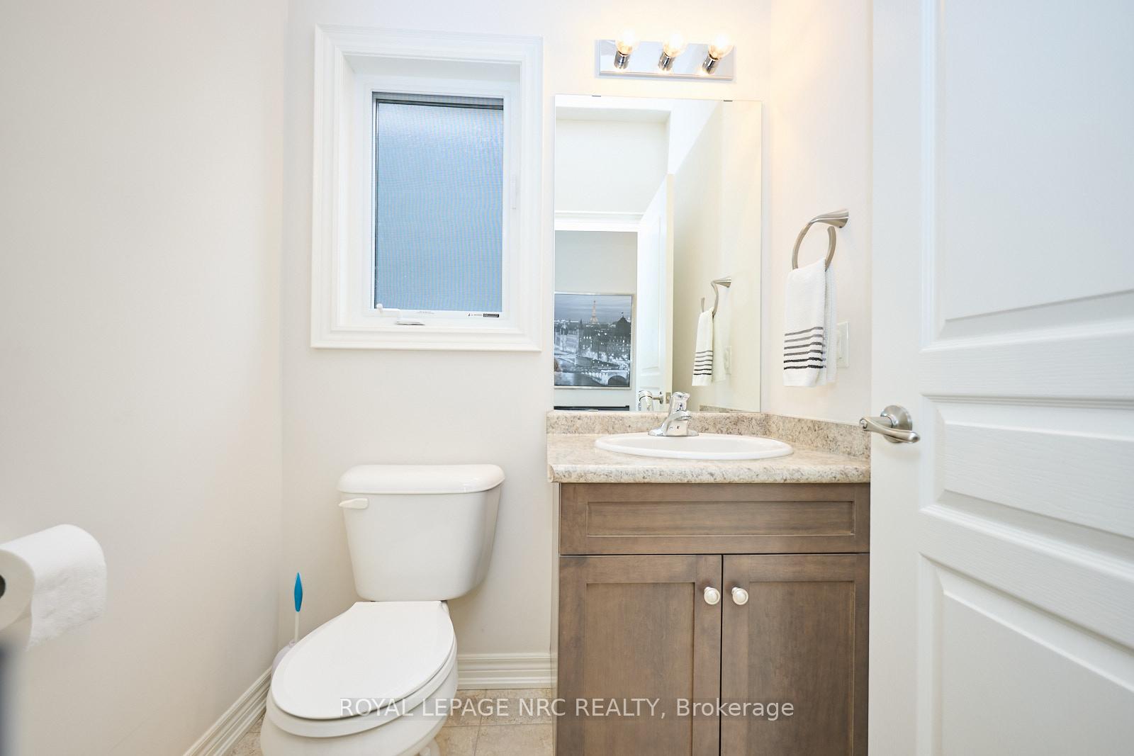 Photo 11 of 86 Silverwood Avenue, Welland, Coyle Creek — HOMEH