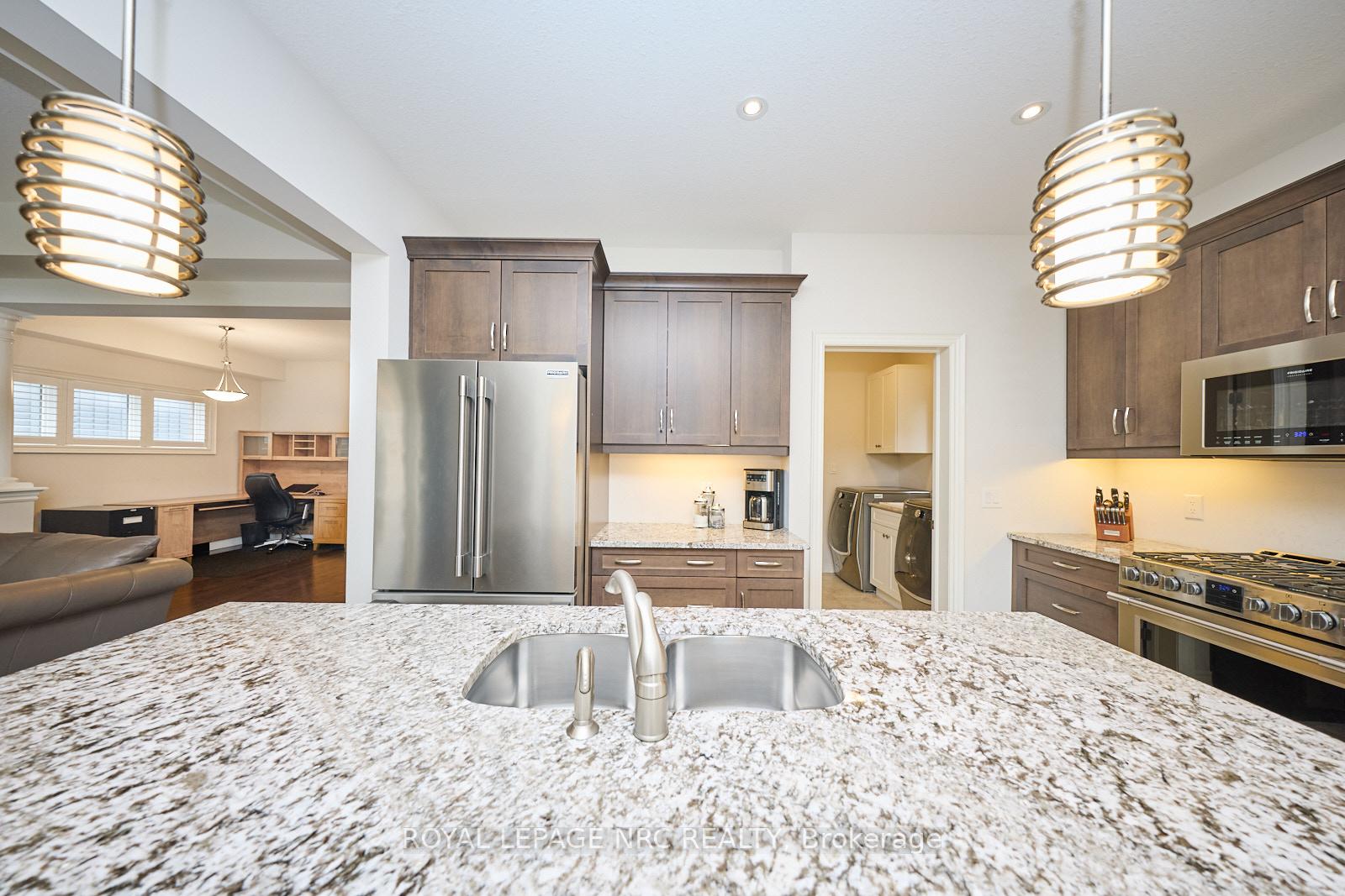 Photo 23 of 86 Silverwood Avenue, Welland, Coyle Creek — HOMEH