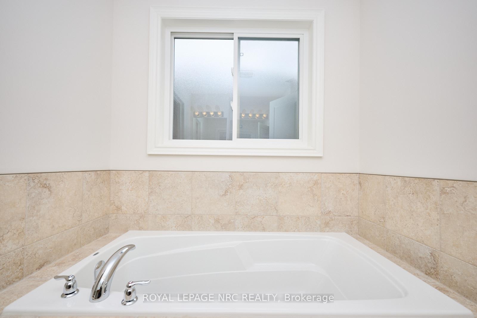 Photo 41 of 86 Silverwood Avenue, Welland, Coyle Creek — HOMEH