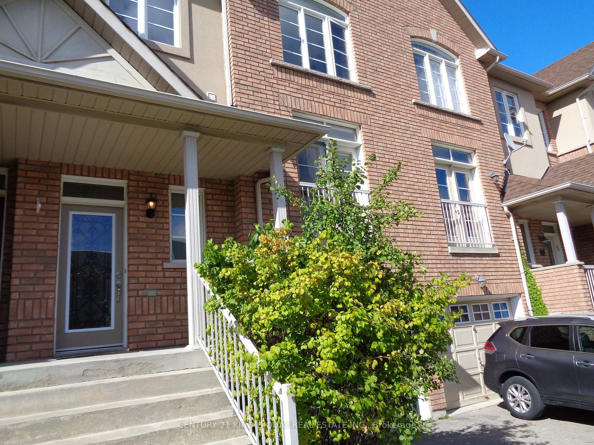 Photo 2 of 32 Mintwood Road, Vaughan, Patterson — HOMEH