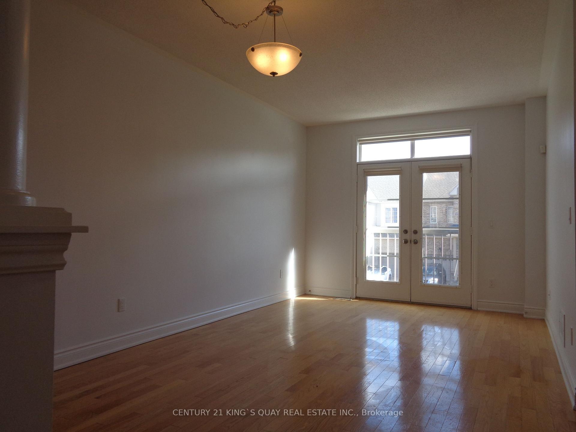 Photo 4 of 32 Mintwood Road, Vaughan, Patterson — HOMEH