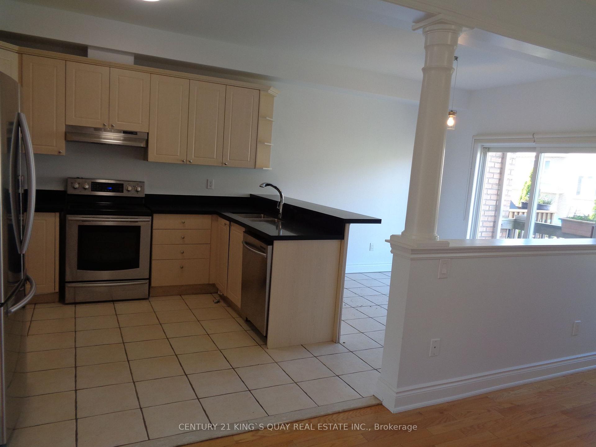 Photo 6 of 32 Mintwood Road, Vaughan, Patterson — HOMEH