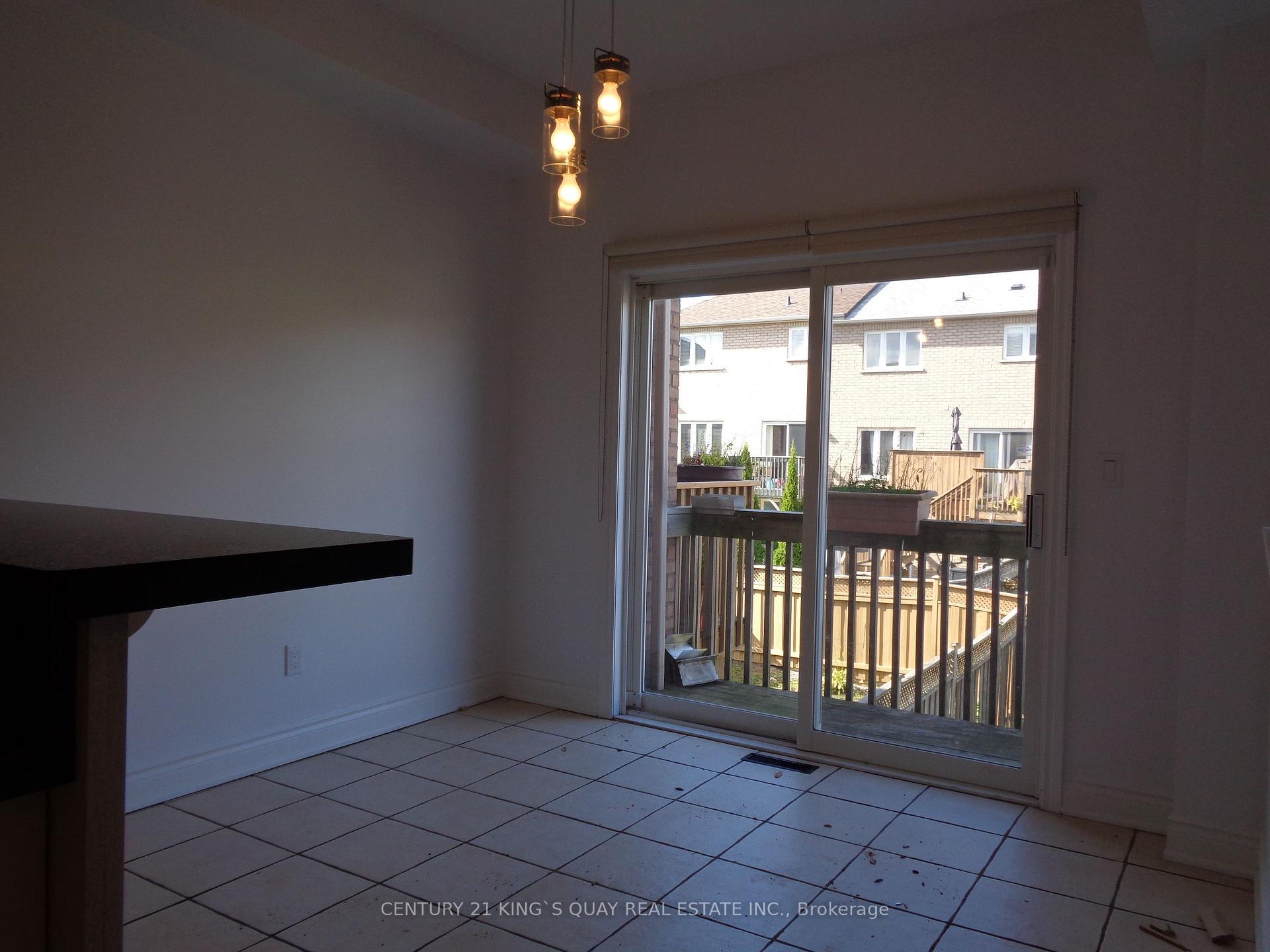 Photo 8 of 32 Mintwood Road, Vaughan, Patterson — HOMEH
