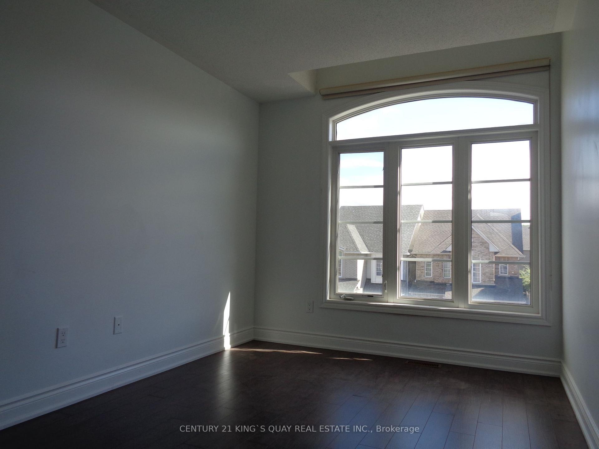 Photo 11 of 32 Mintwood Road, Vaughan, Patterson — HOMEH