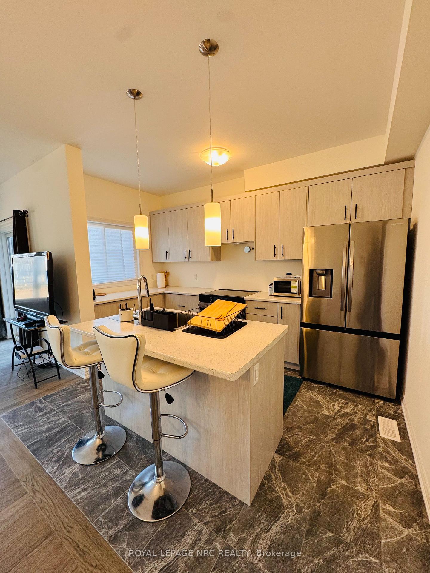 Photo 6 of 105 Laugher Avenue, Welland, Lincoln/Crowland — HOMEH