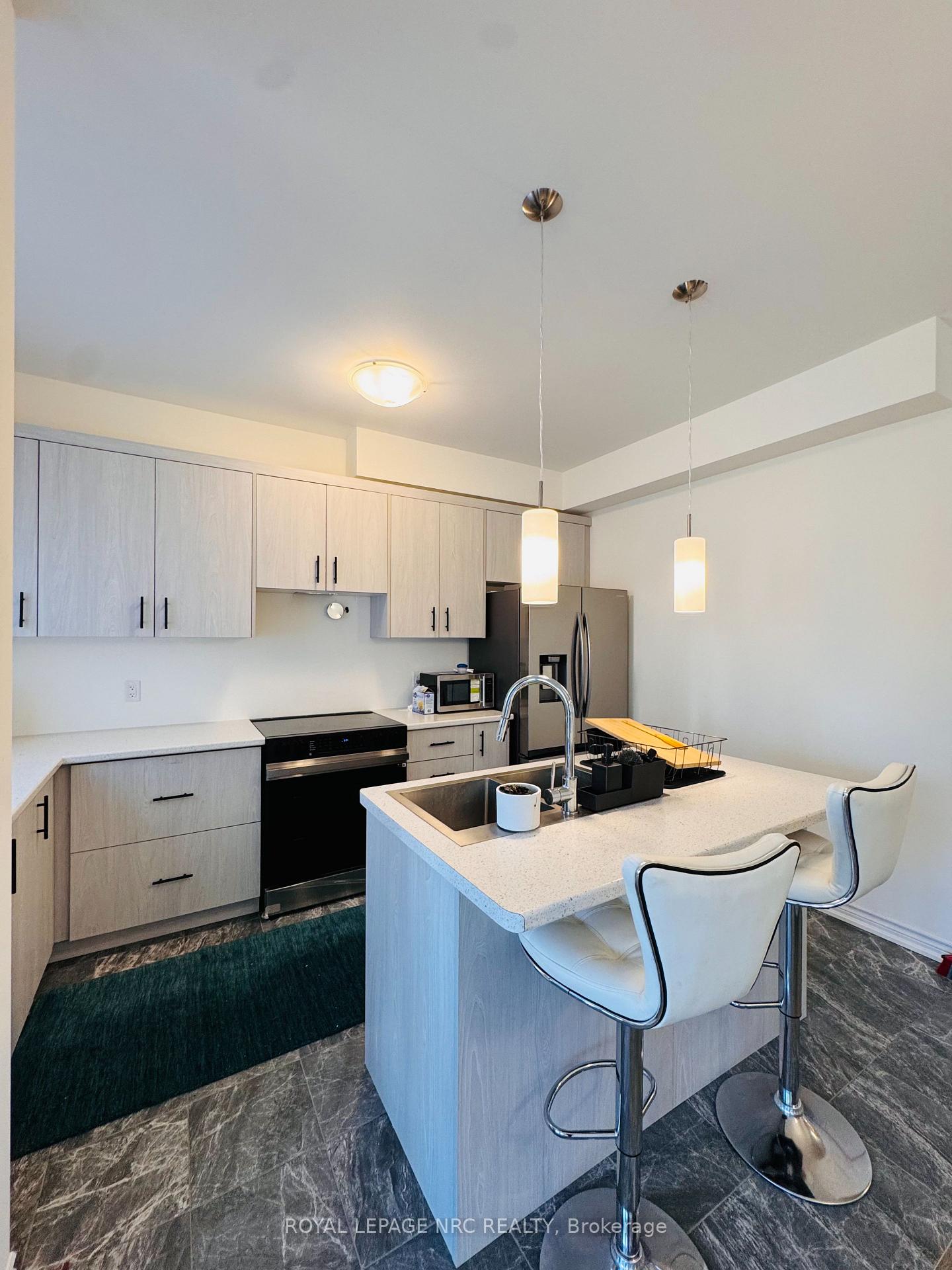 Photo 7 of 105 Laugher Avenue, Welland, Lincoln/Crowland — HOMEH