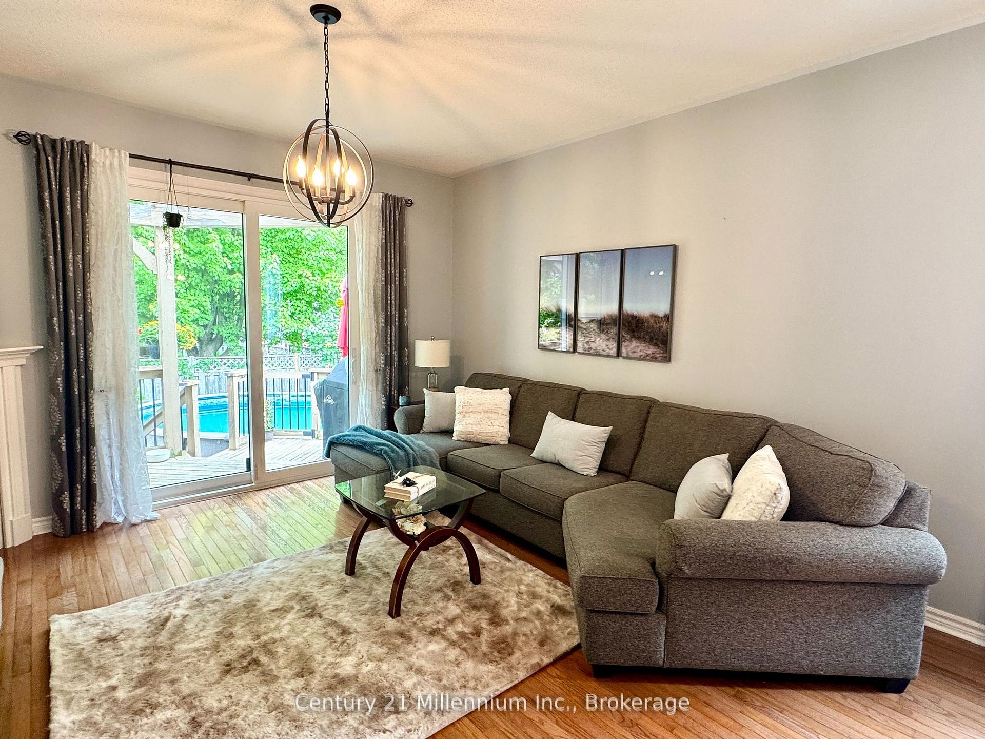 Photo 9 of 7 Sparrow Lane, Wasaga Beach — HOMEH