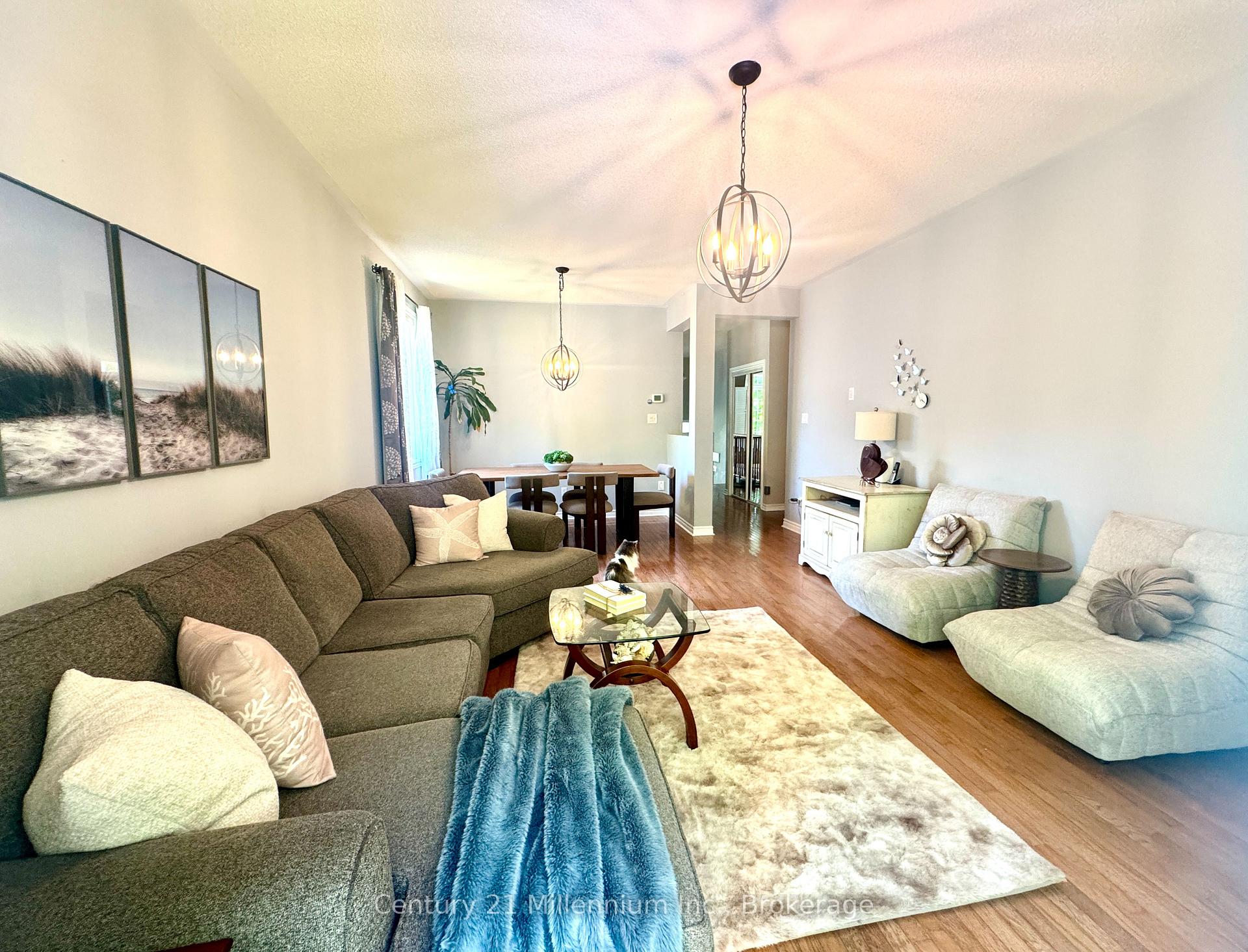 Photo 11 of 7 Sparrow Lane, Wasaga Beach — HOMEH