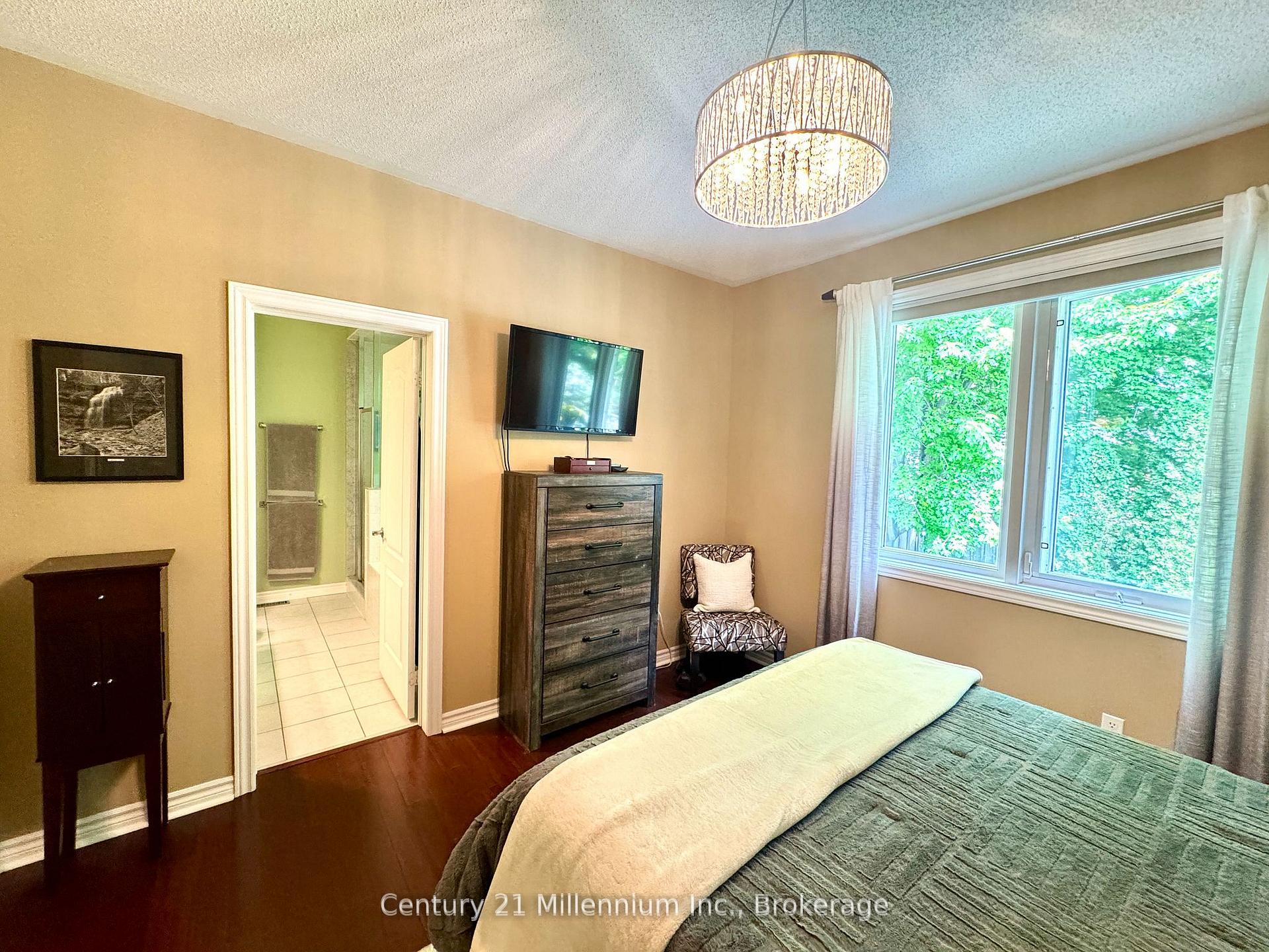 Photo 13 of 7 Sparrow Lane, Wasaga Beach — HOMEH