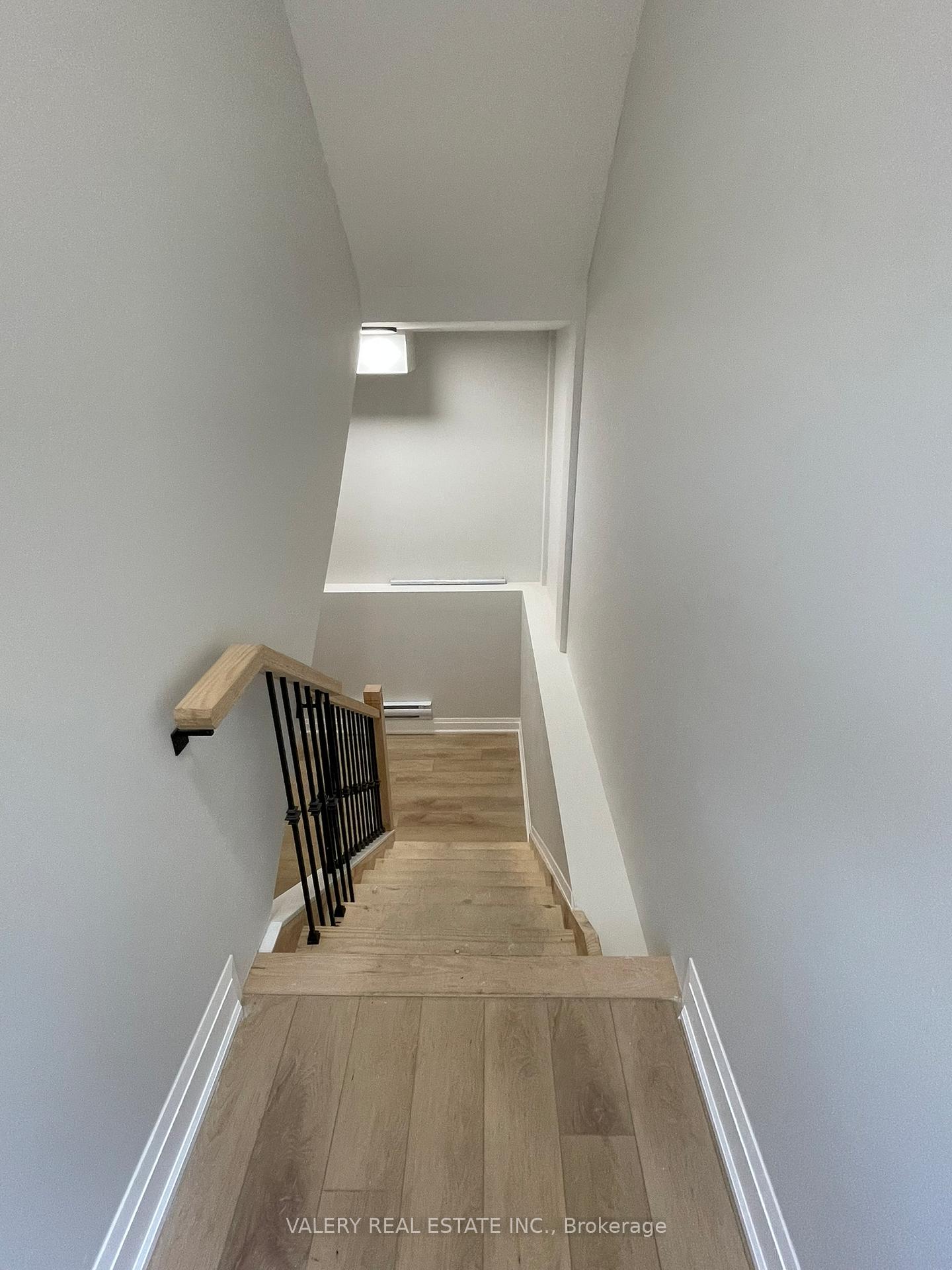 Photo 5 of Unit LOWER, 1119 King Street, Whitby, Downtown Whitby — HOMEH