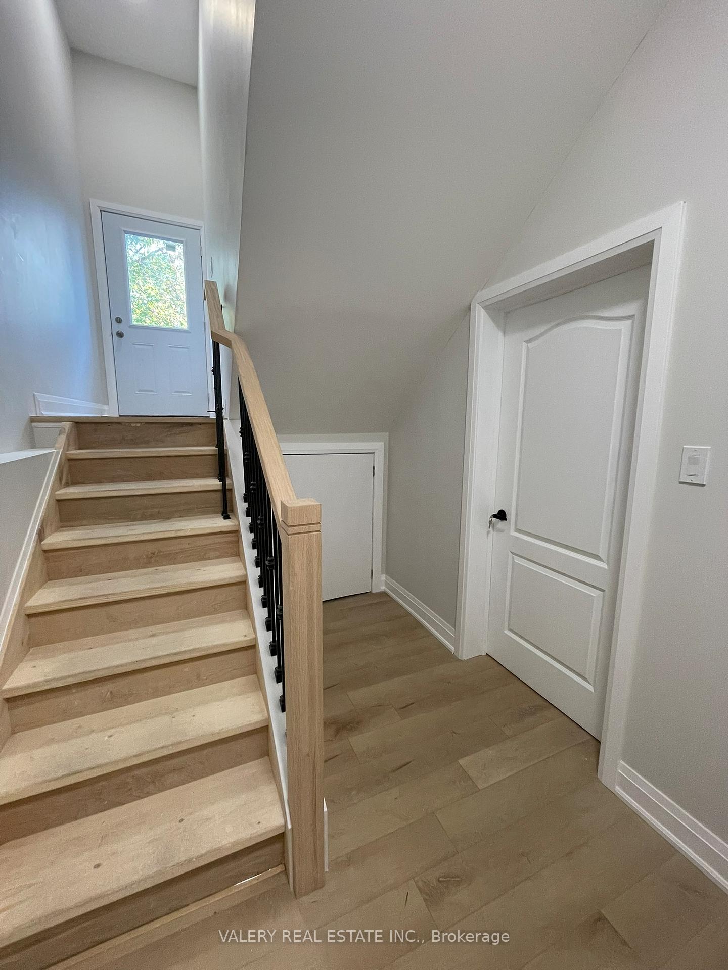 Photo 6 of Unit LOWER, 1119 King Street, Whitby, Downtown Whitby — HOMEH