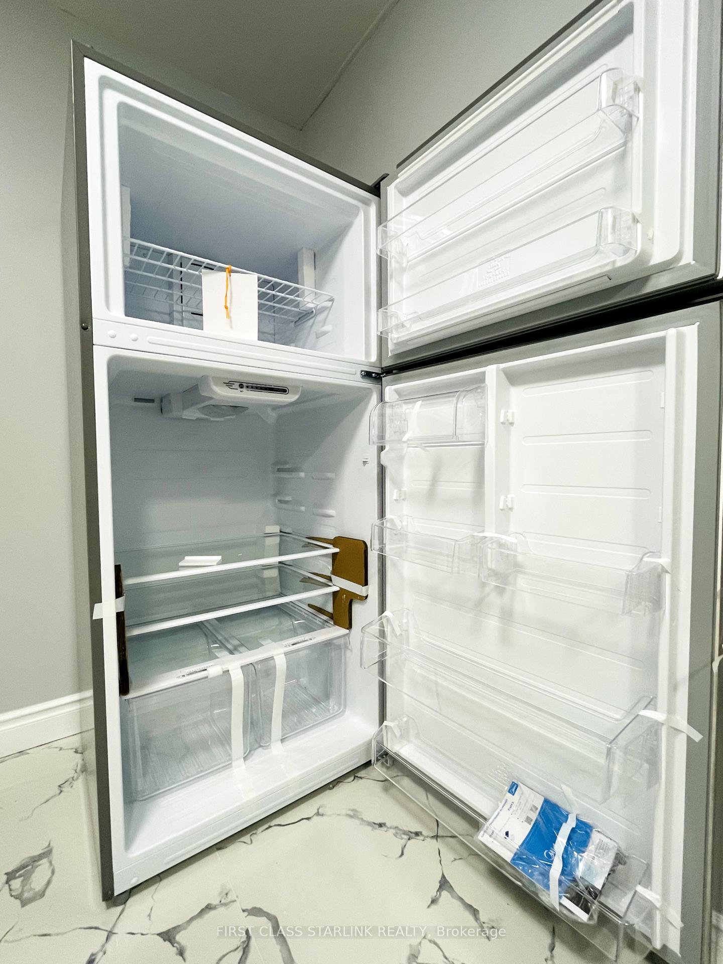 Photo 12 of Unit Lower, 147 Adrianno Crescent, Vaughan, East Woodbridge — HOMEH