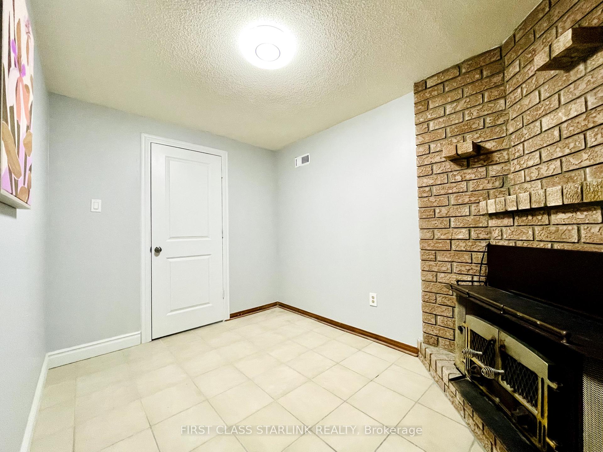 Photo 15 of Unit Lower, 147 Adrianno Crescent, Vaughan, East Woodbridge — HOMEH