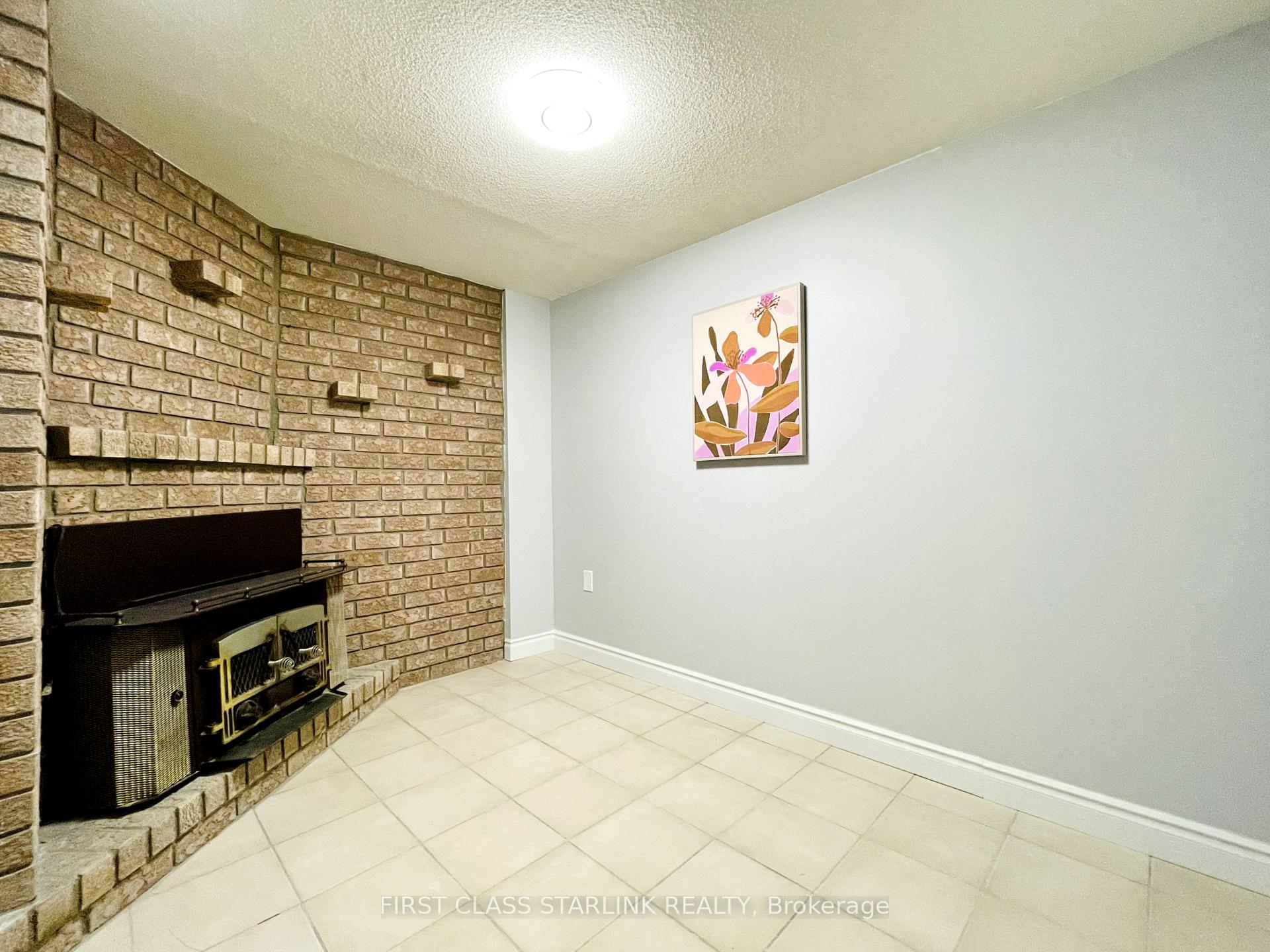 Photo 16 of Unit Lower, 147 Adrianno Crescent, Vaughan, East Woodbridge — HOMEH