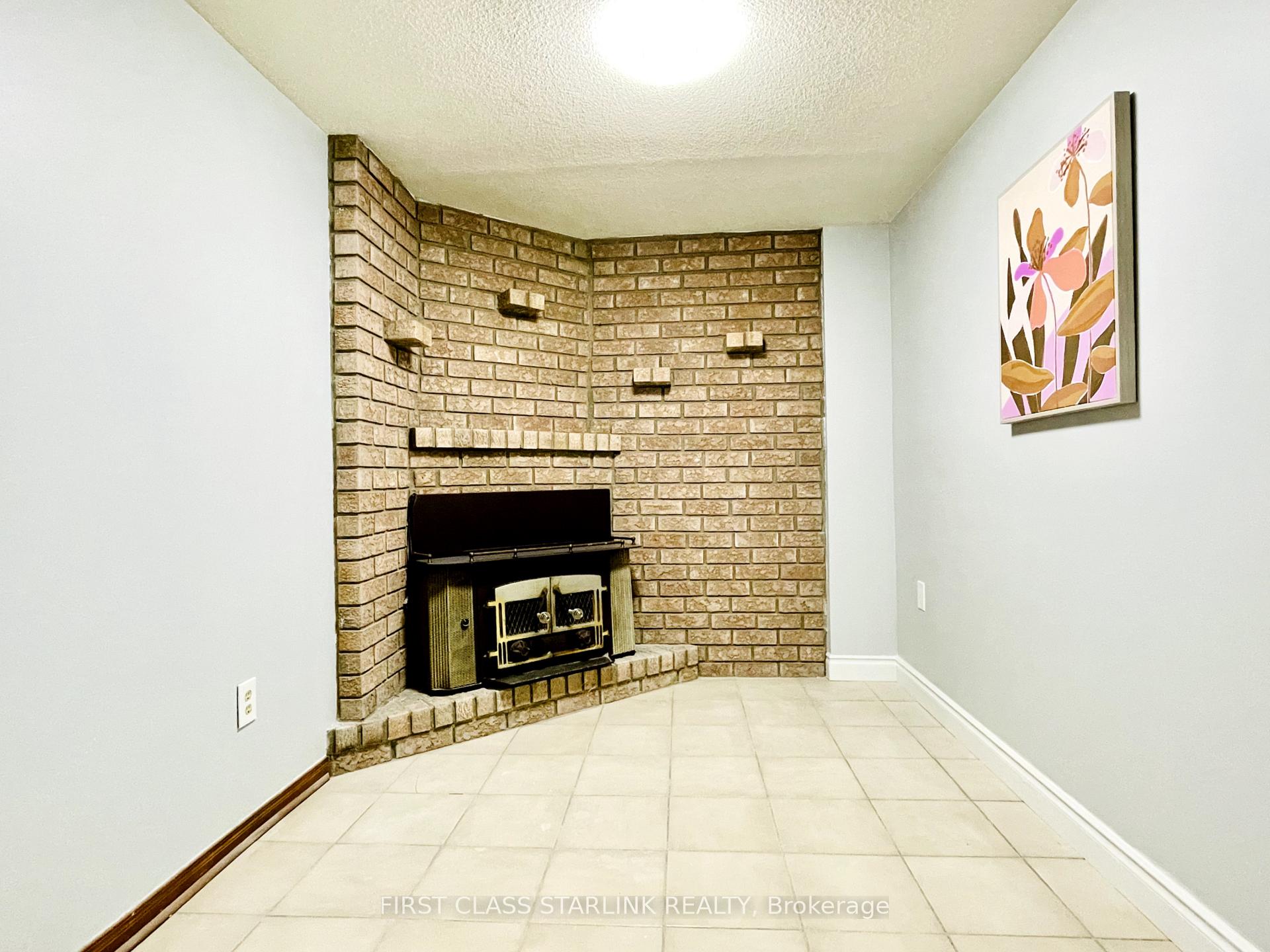 Photo 17 of Unit Lower, 147 Adrianno Crescent, Vaughan, East Woodbridge — HOMEH