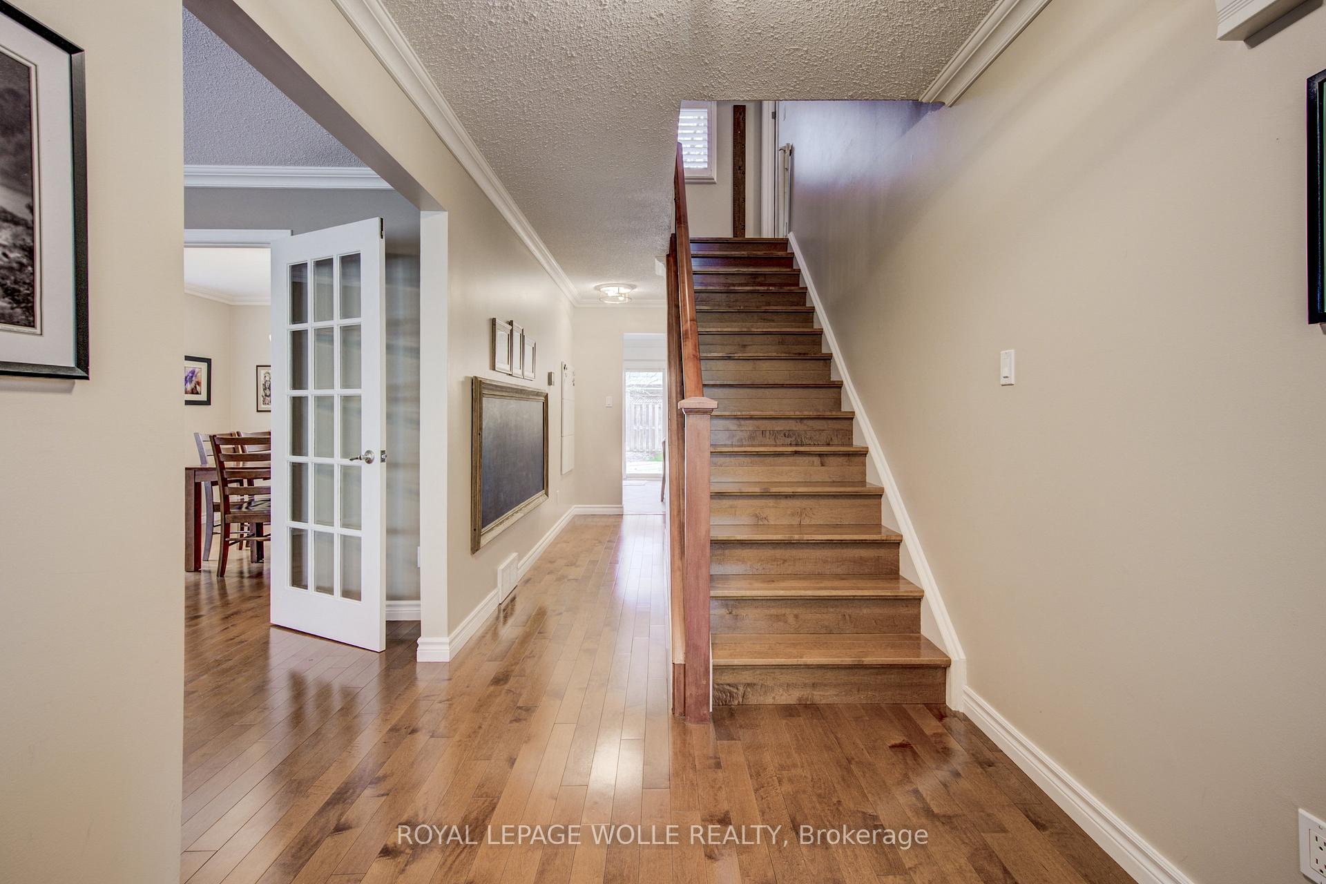 Photo 5 of 271 Beechlawn Drive, Waterloo — HOMEH