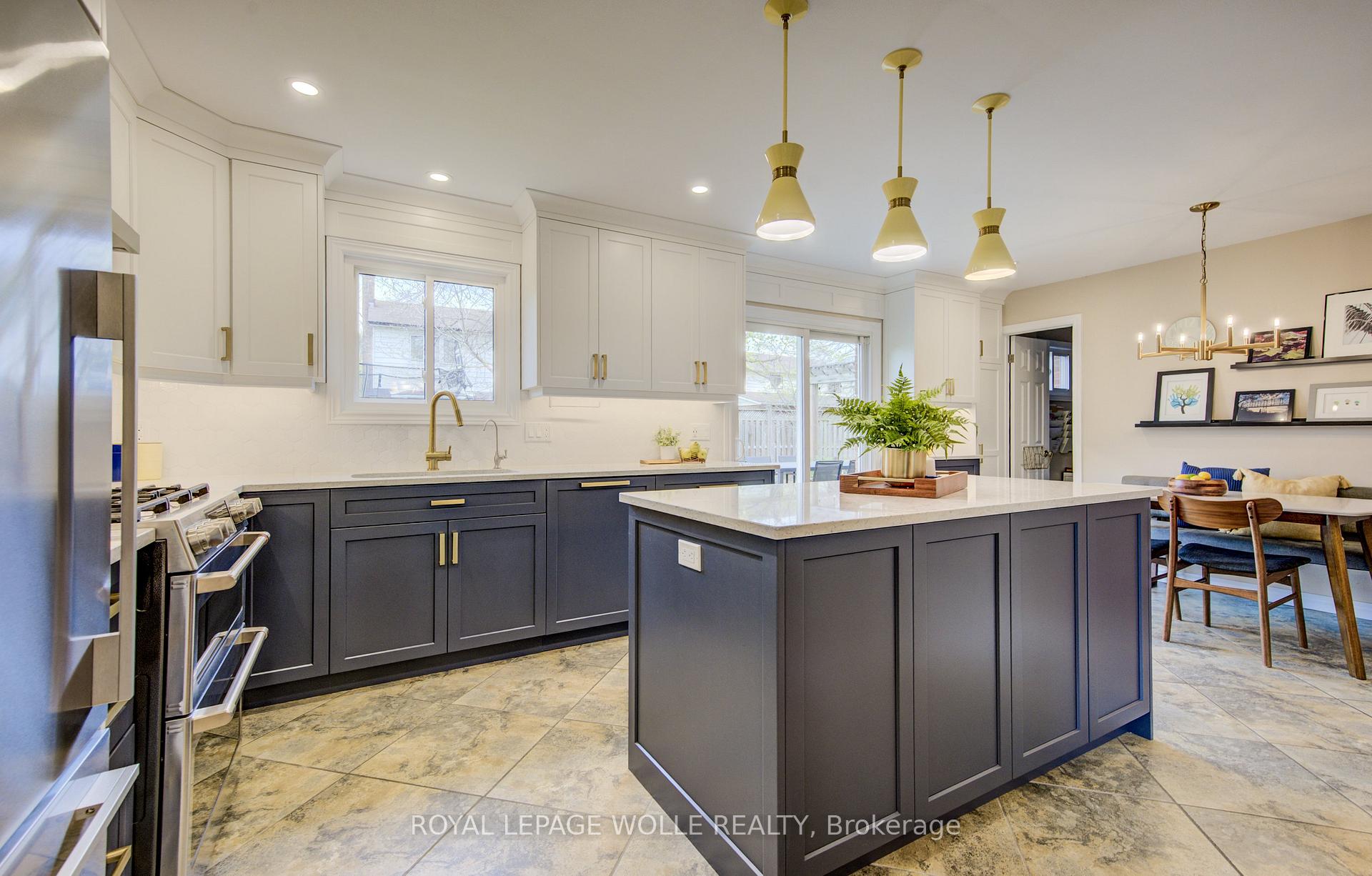 Photo 12 of 271 Beechlawn Drive, Waterloo — HOMEH