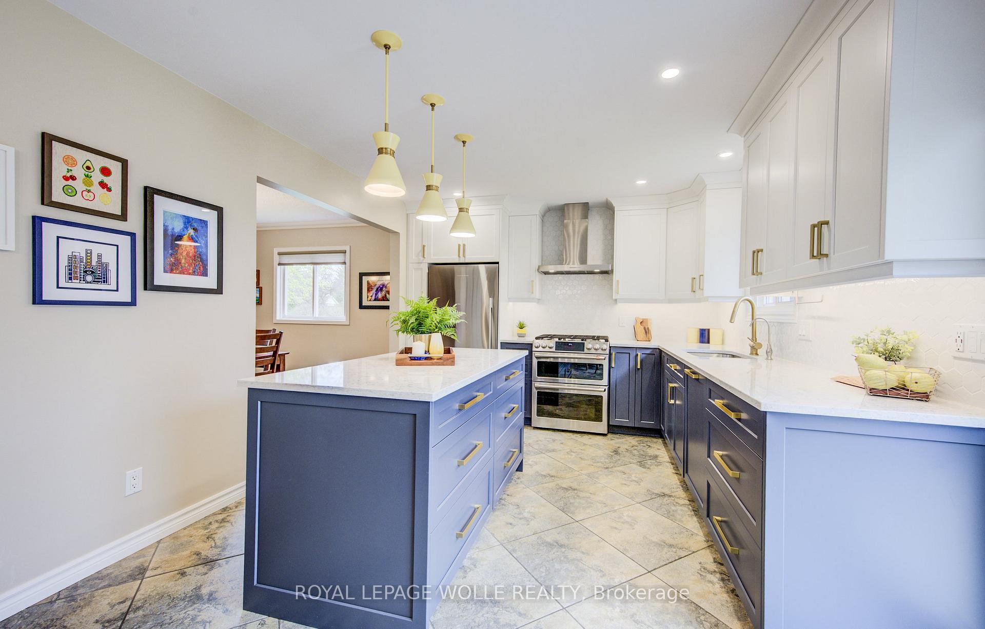 Photo 14 of 271 Beechlawn Drive, Waterloo — HOMEH