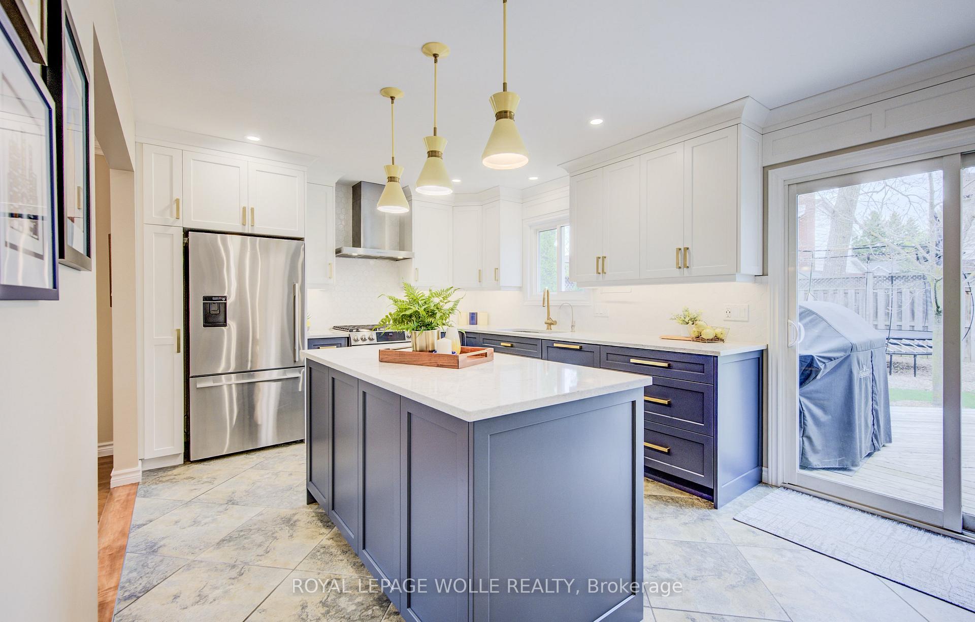 Photo 15 of 271 Beechlawn Drive, Waterloo — HOMEH