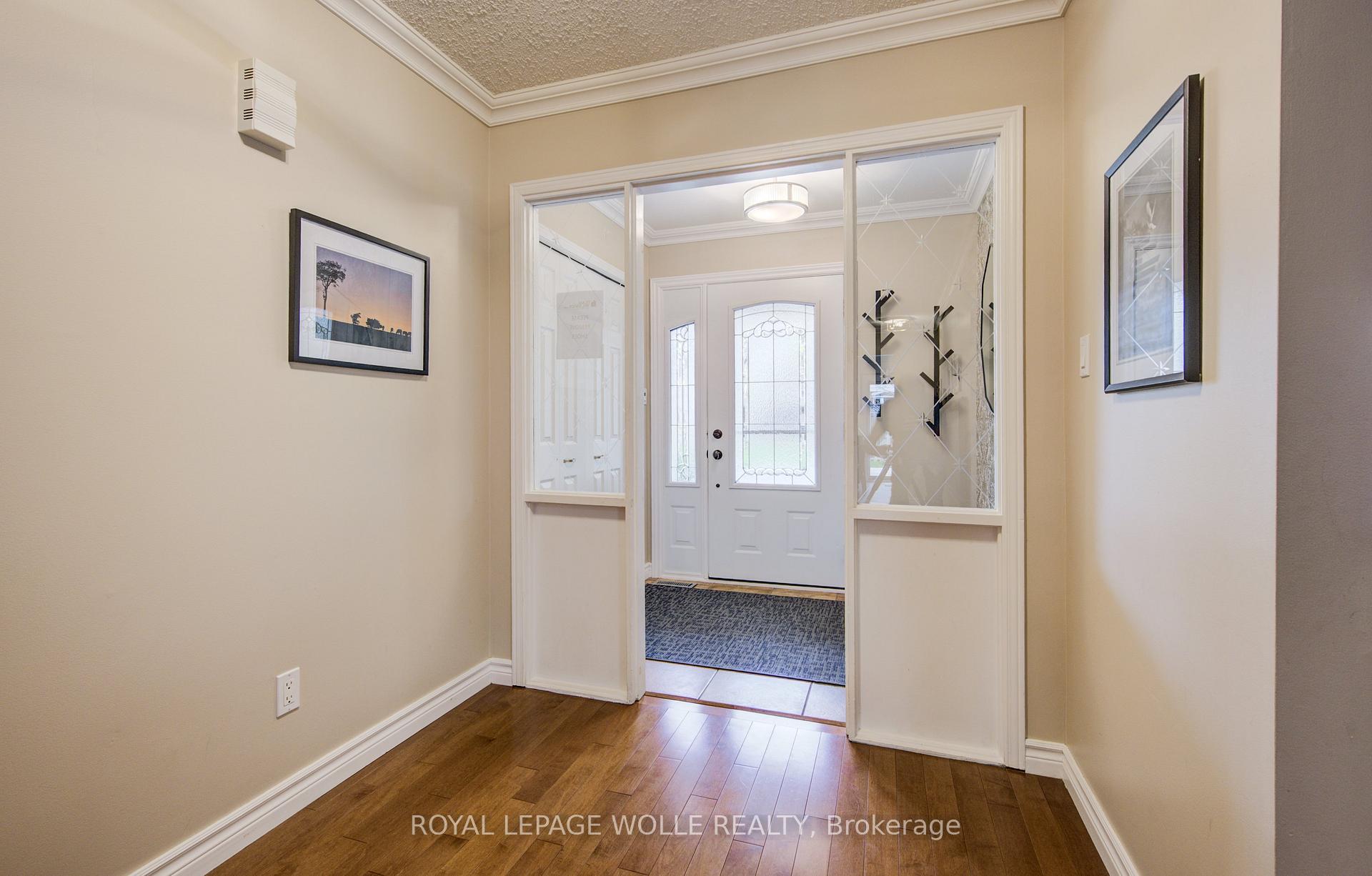 Photo 20 of 271 Beechlawn Drive, Waterloo — HOMEH
