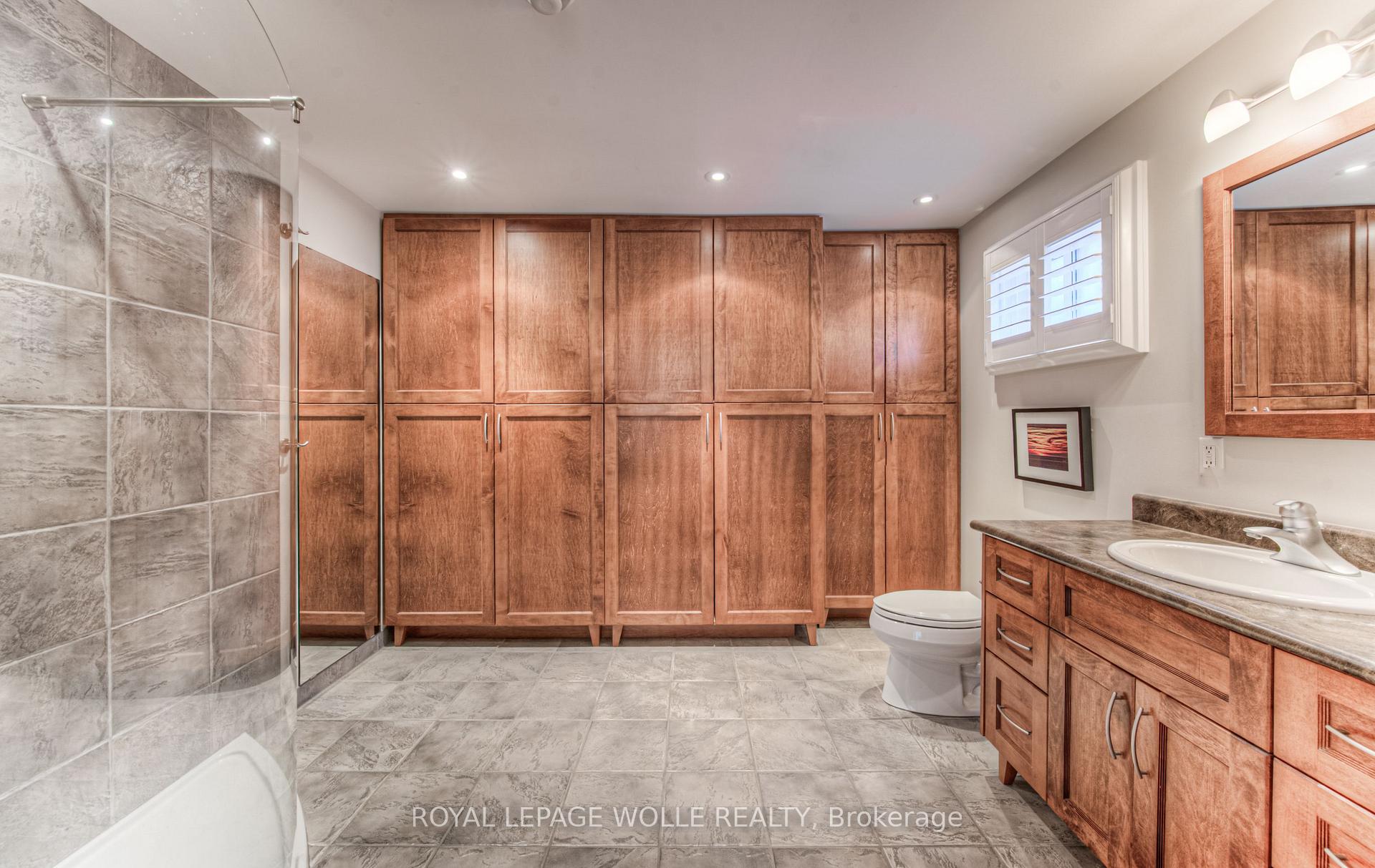 Photo 24 of 271 Beechlawn Drive, Waterloo — HOMEH
